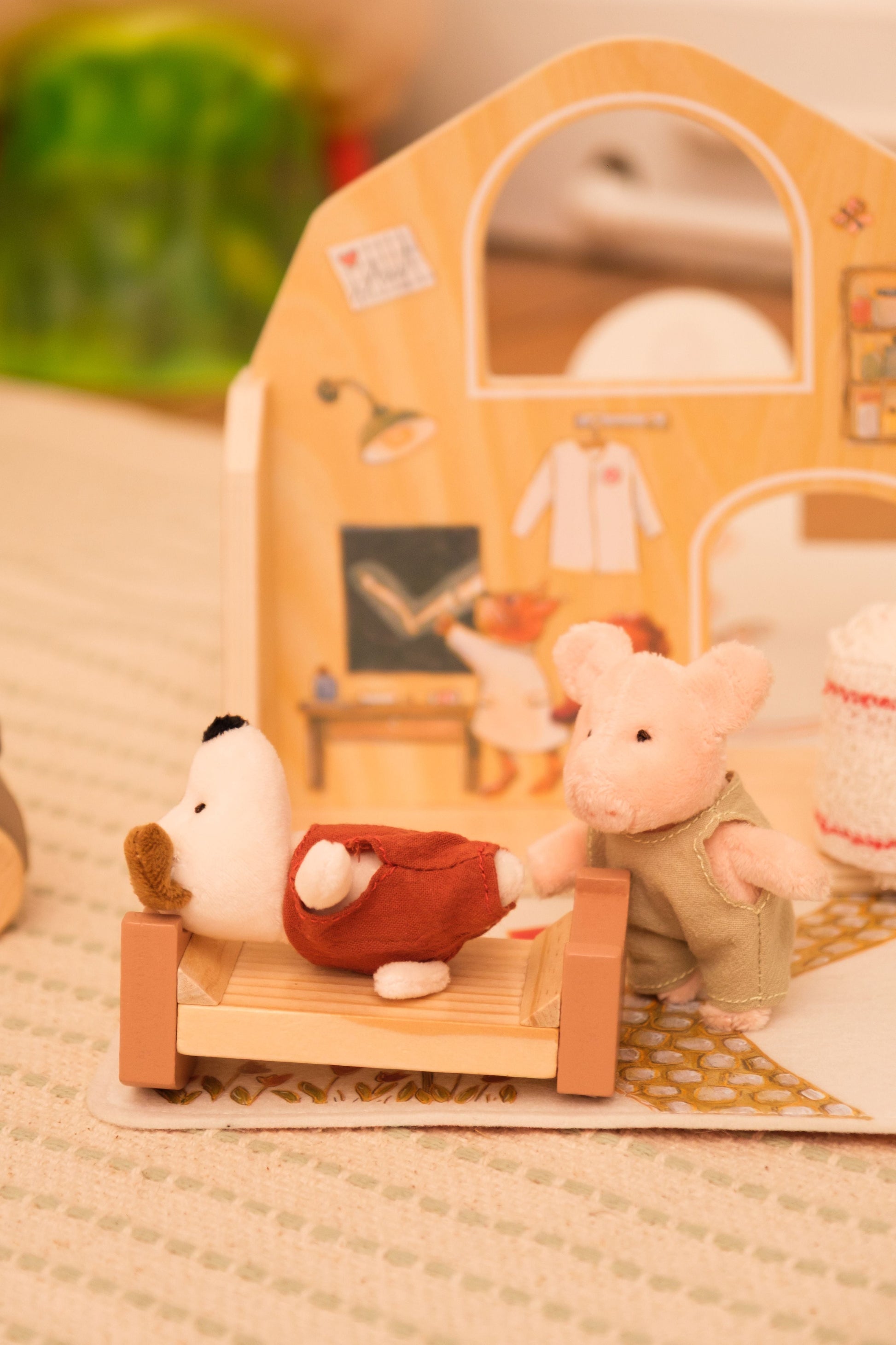 Mini Friends Doctor Office