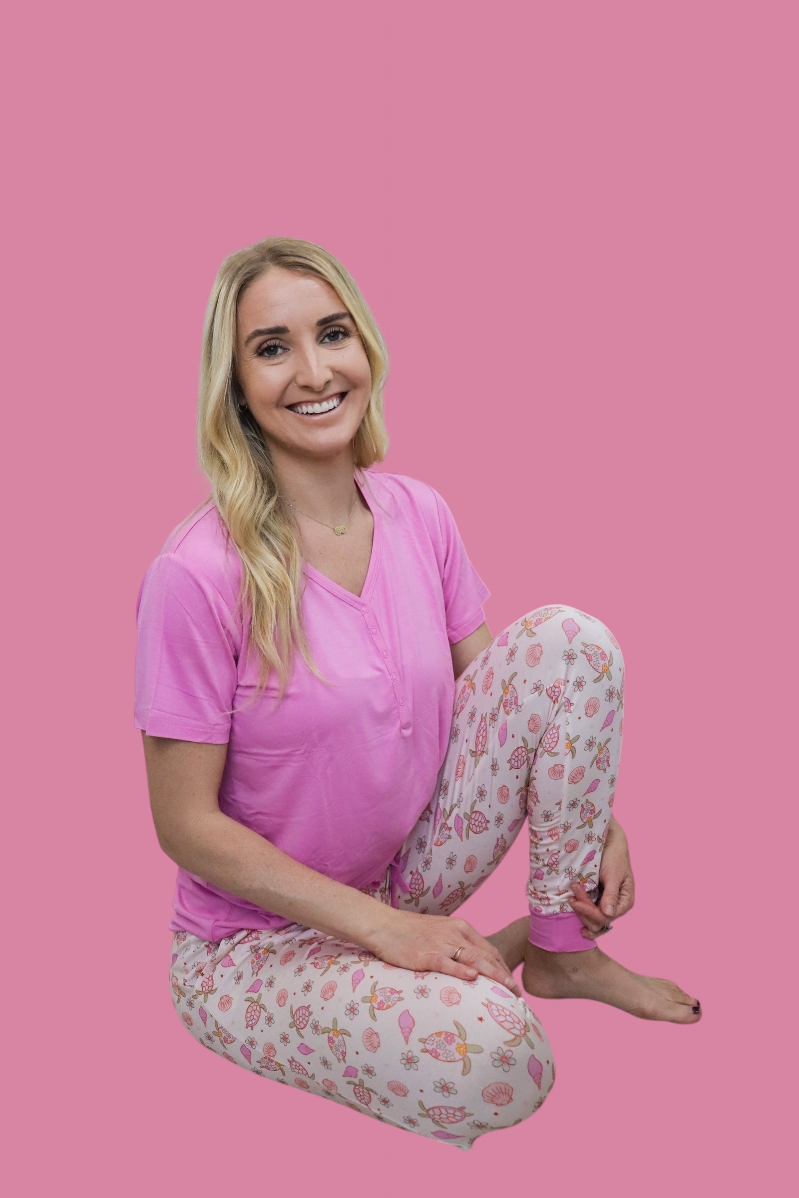 Exclusive Love Your Shell Women’s Jogger Dream Set