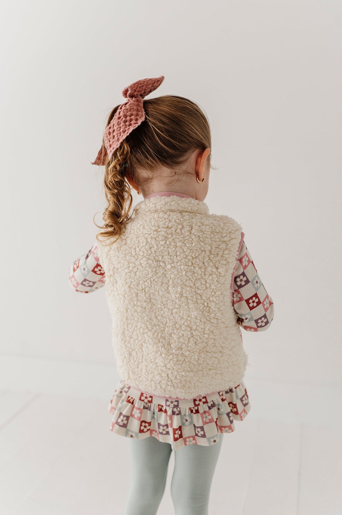 Sherpa Zipper Vest In Cream And Rose Elegance