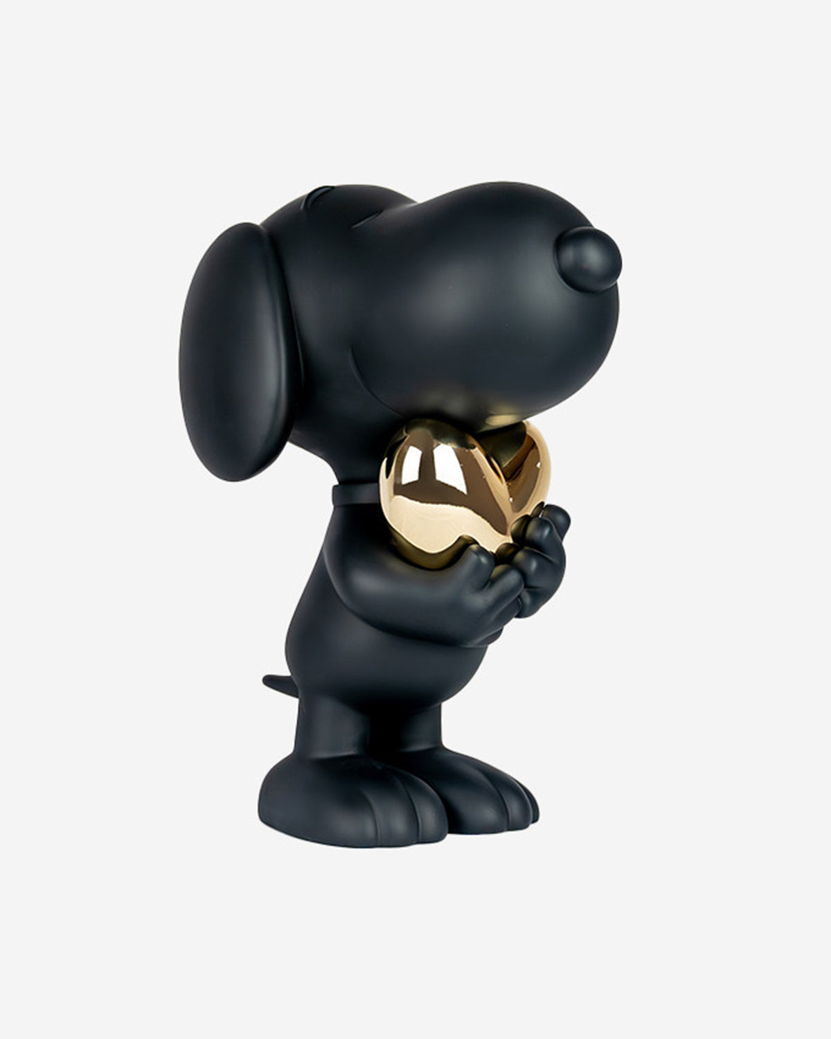 Snoopy Heart Black With Gold Heart 11in