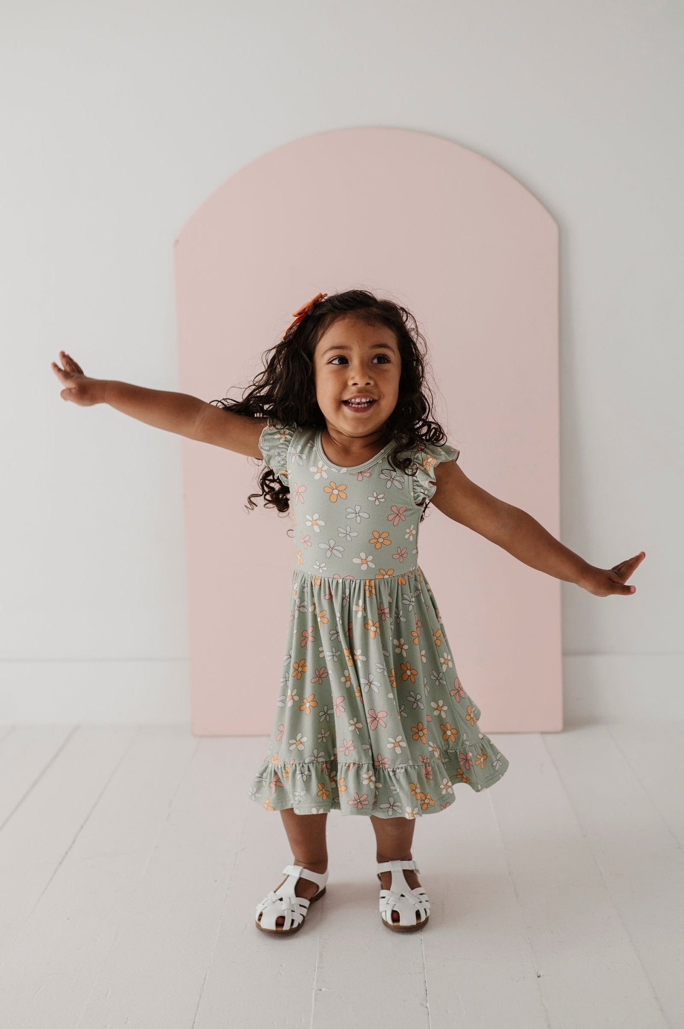 Girls Sleeveless Twirl Dress In Sketched Daisy