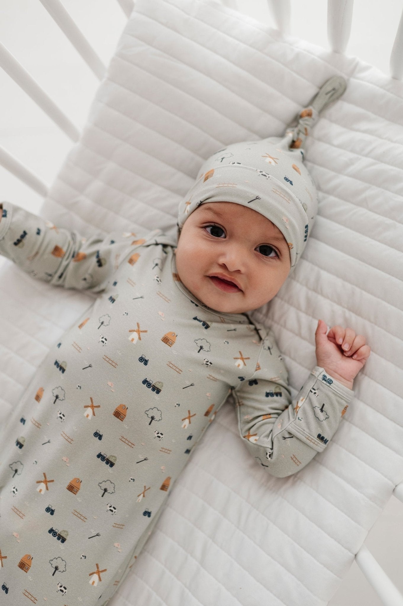 Knotted Sleeper Set In Farm