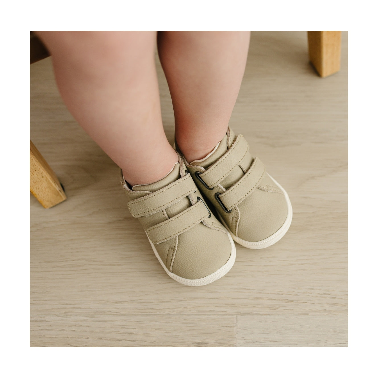 Leo Star Sneaker