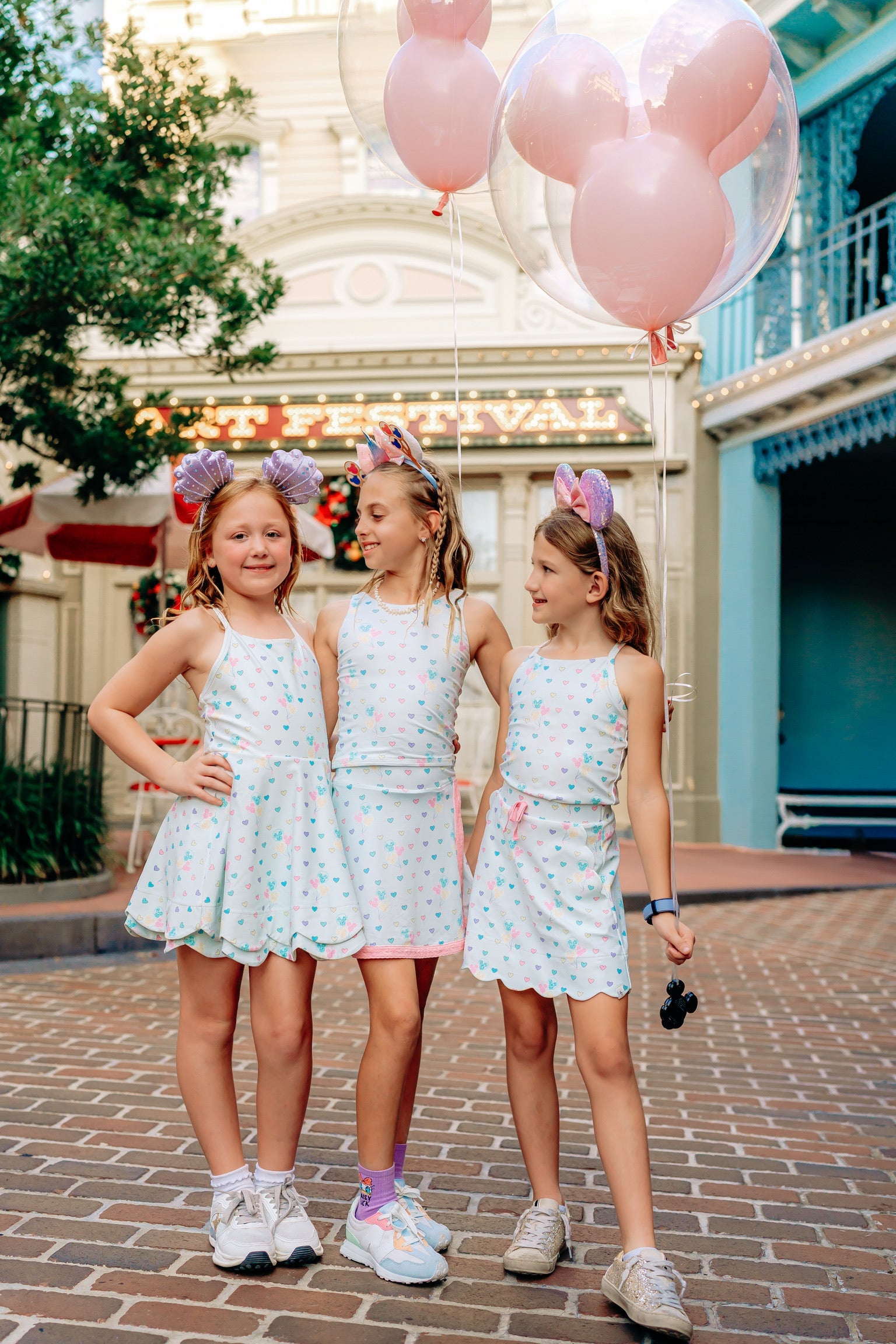 Main Street Magic Scallop Athletic Set