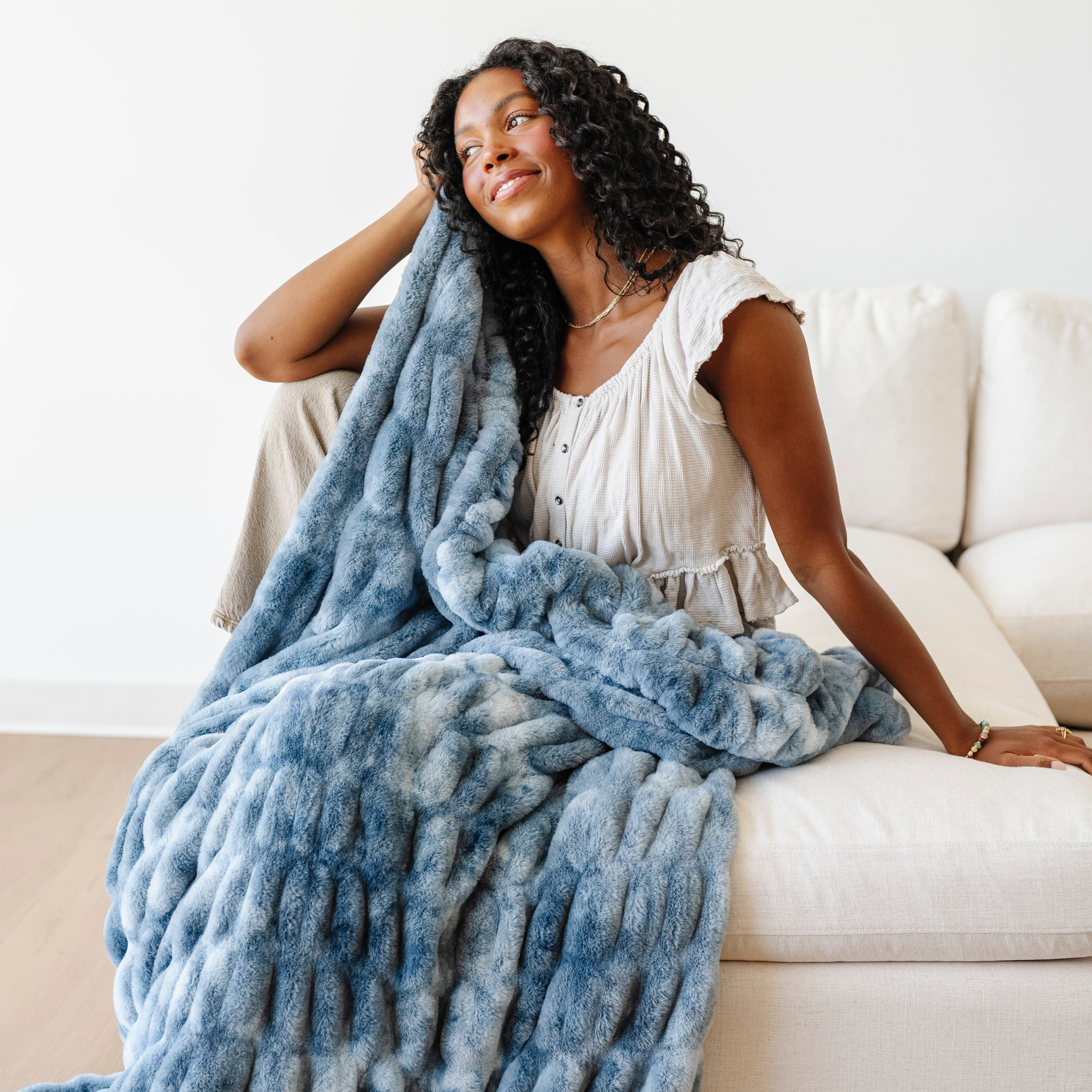 Double Ruched Faux Fur Throw Blankets