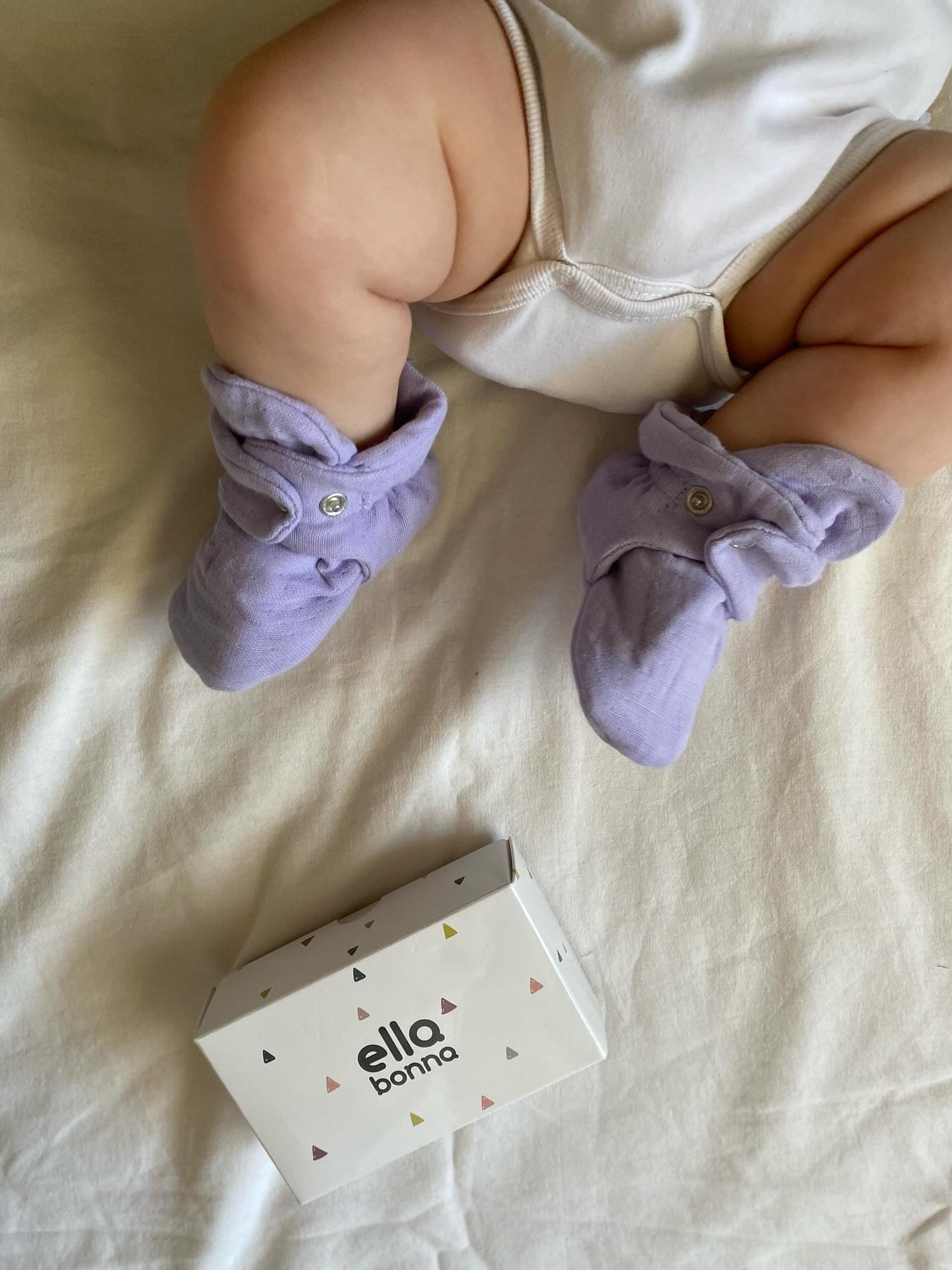 Muslin Stay On Baby Booties Lilac