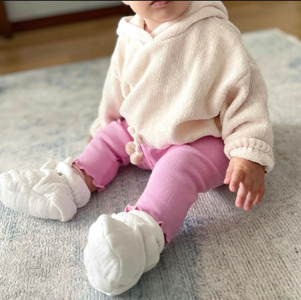Muslin Stay On Baby Booties Cream
