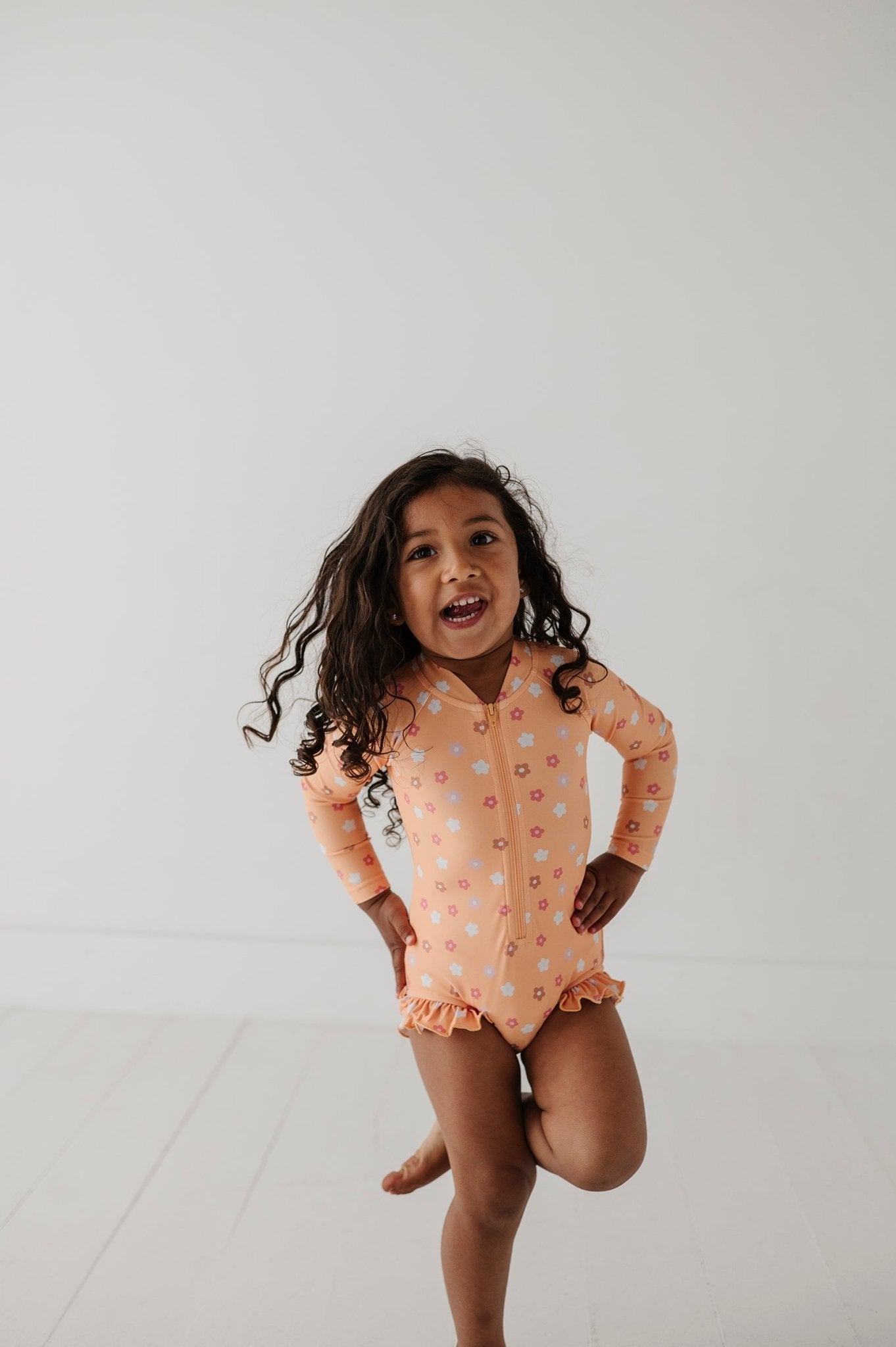 Girls One-piece Ruffle Rash Guard Swimsuit In Desert Mist Blooms