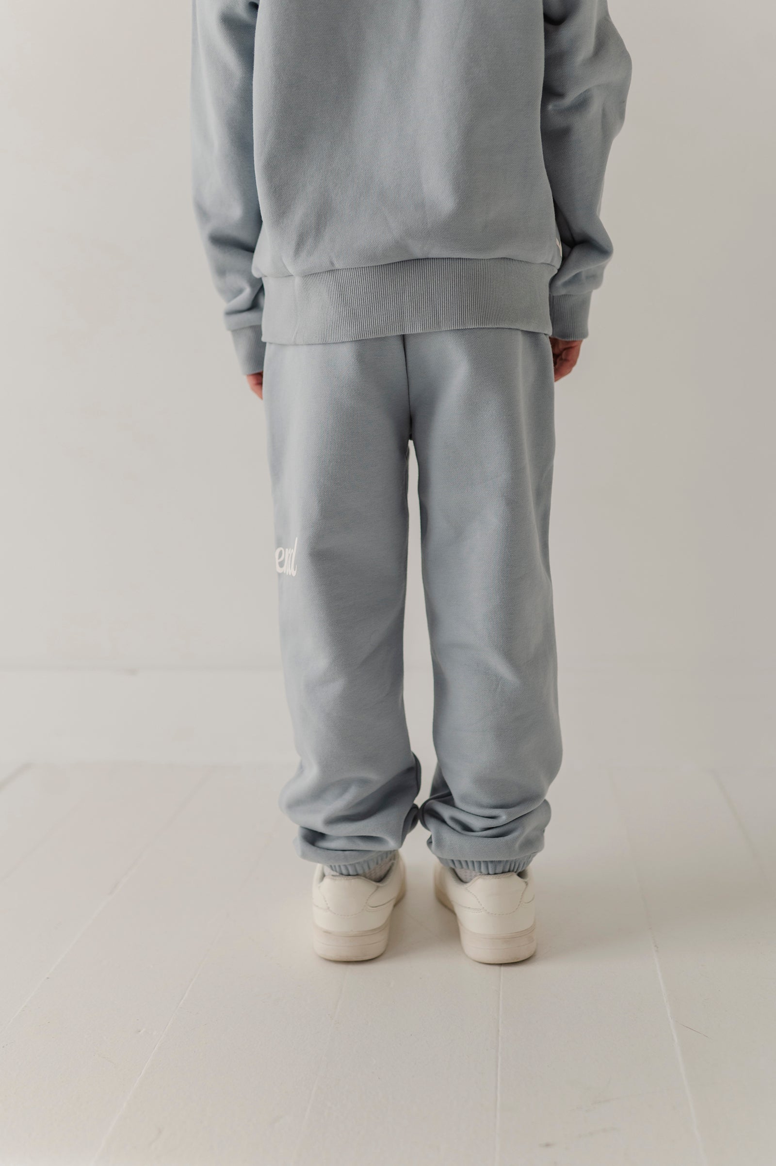 Boys Dario Graphic Sweatpants In Legend In Blue Fog
