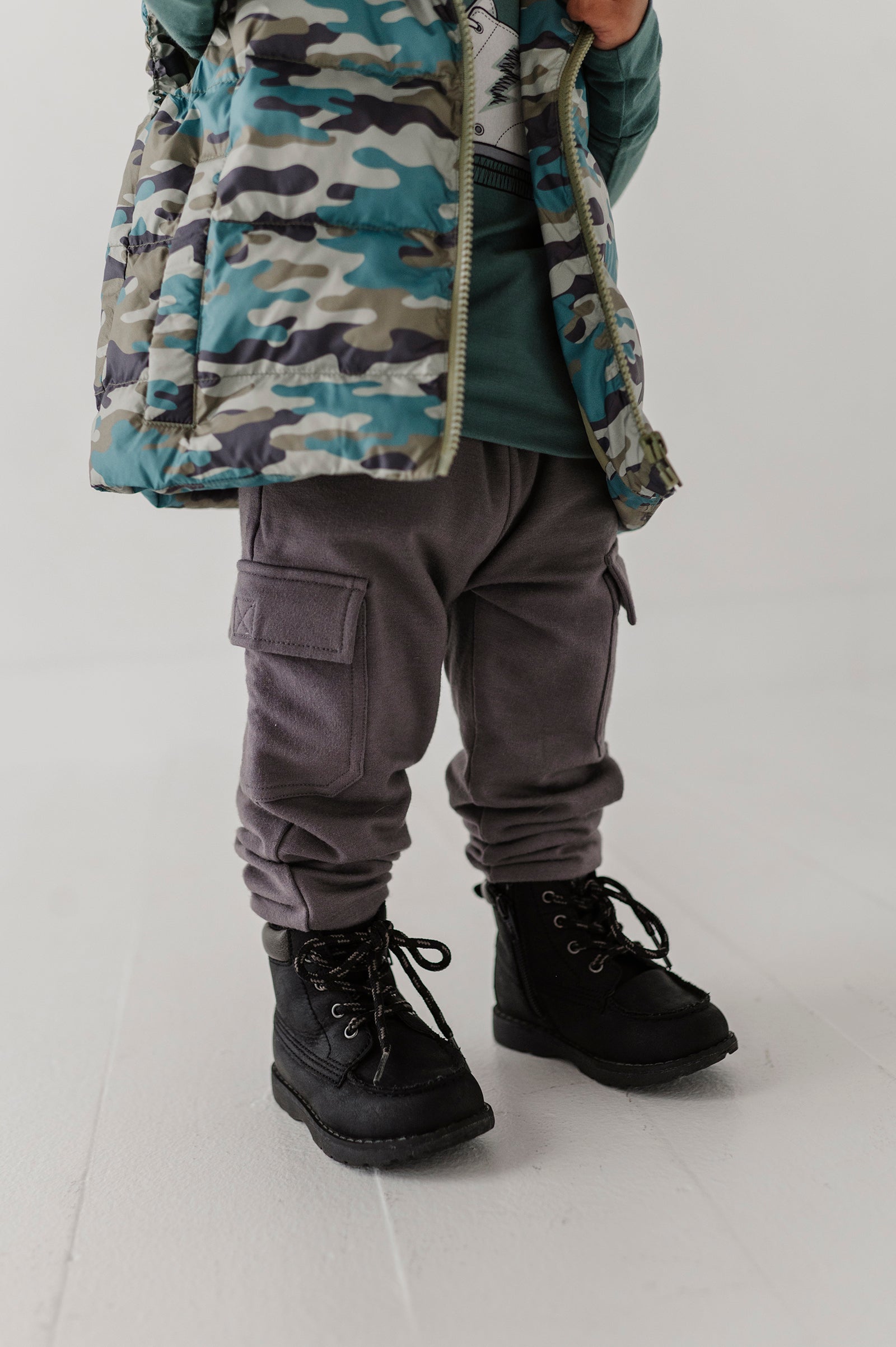 Boys Cargo Pants In Tornado Gray