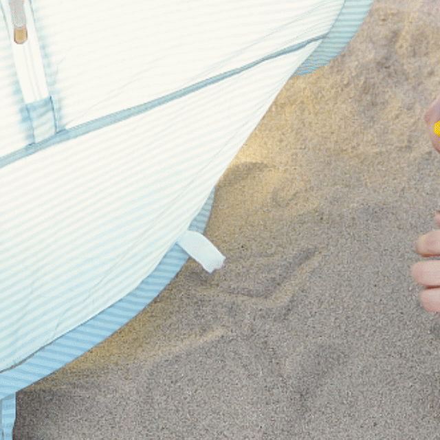 ® One-stop Beach Toy & Tent Set