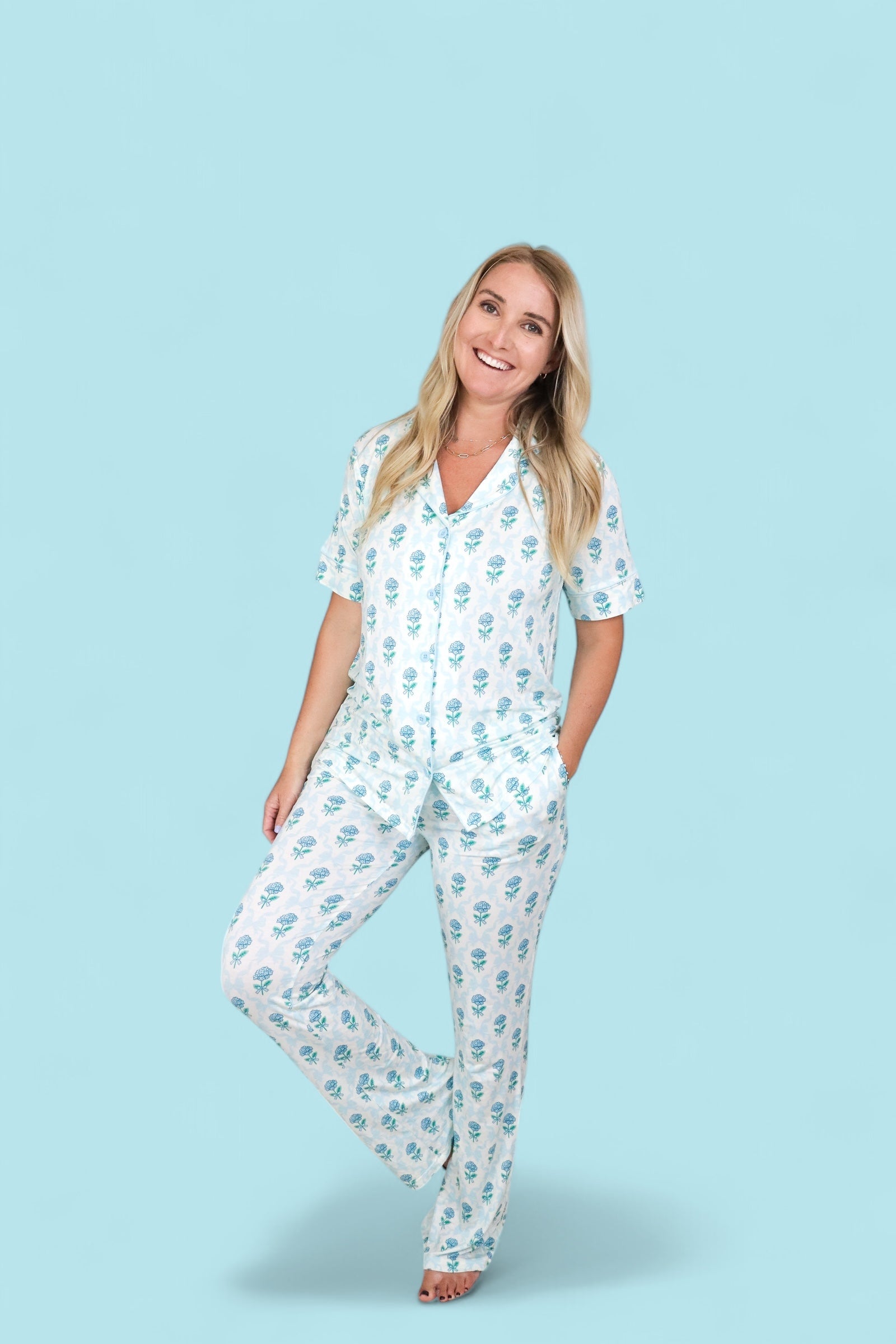 Blue Ribbon Blooms Women’s Relaxed Flare Dream Set