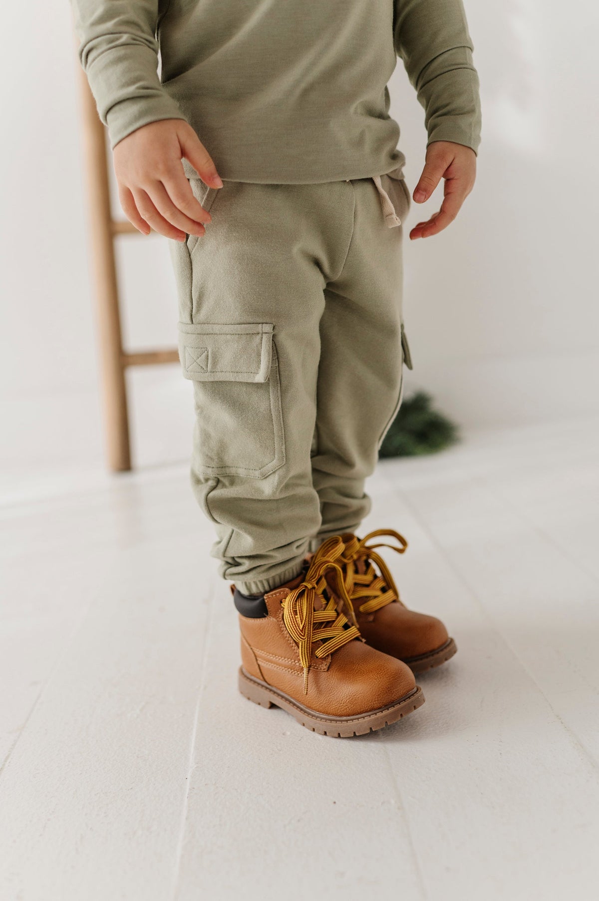 Boys Cargo Pants In Evergreen