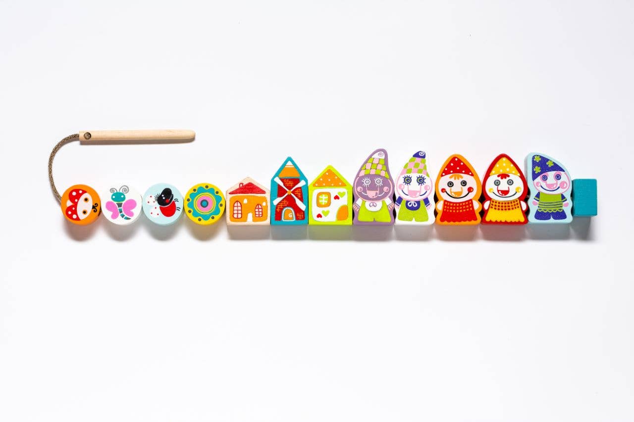 Wise Elk/cubika Wooden Lacing Toy - Happy Dwarves