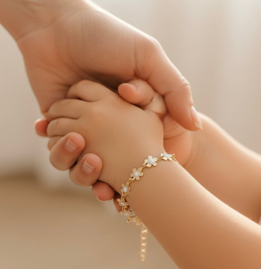 Gold Daisy Chain Bracelet