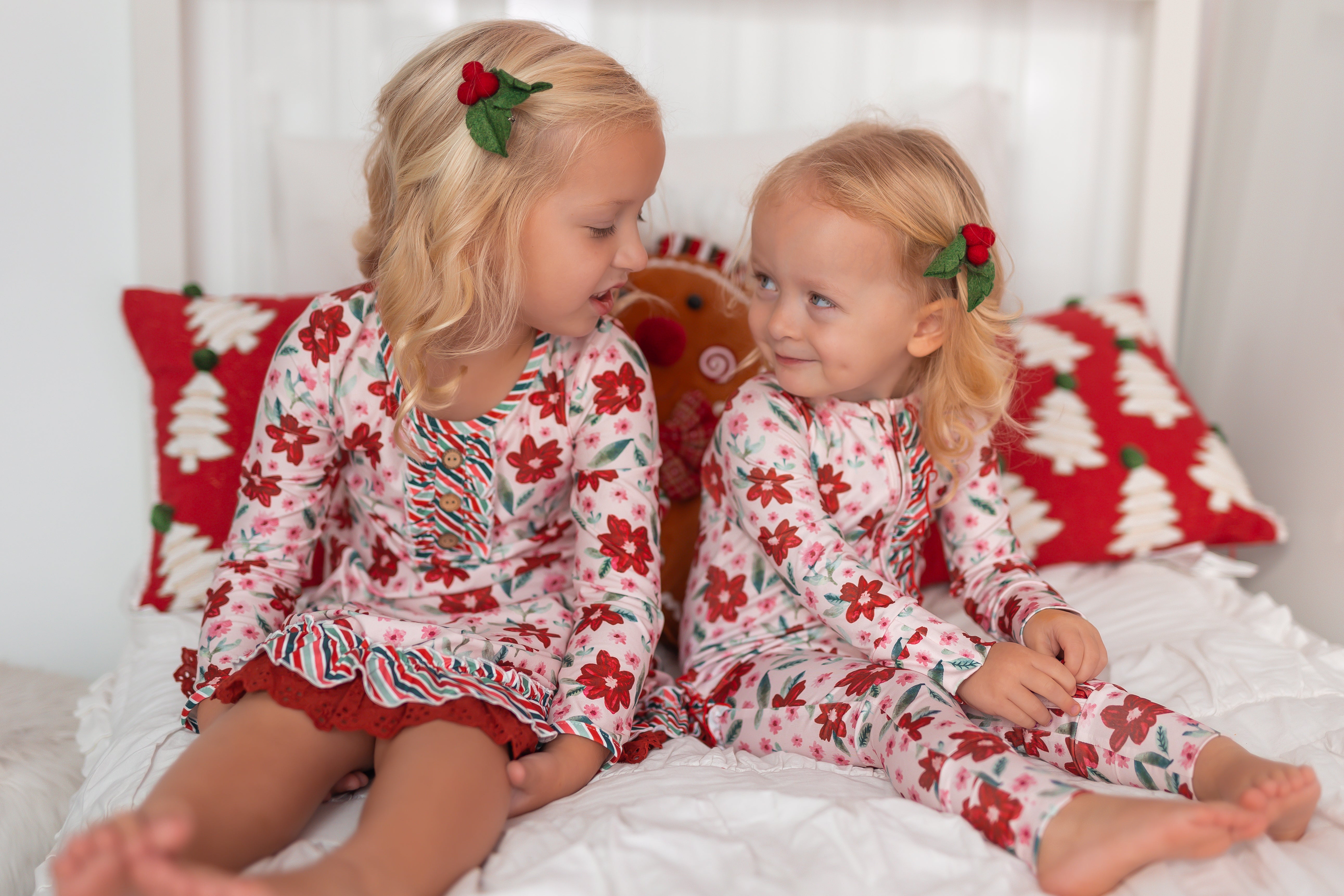 Zipper Loungewear - Poinsettia Parade