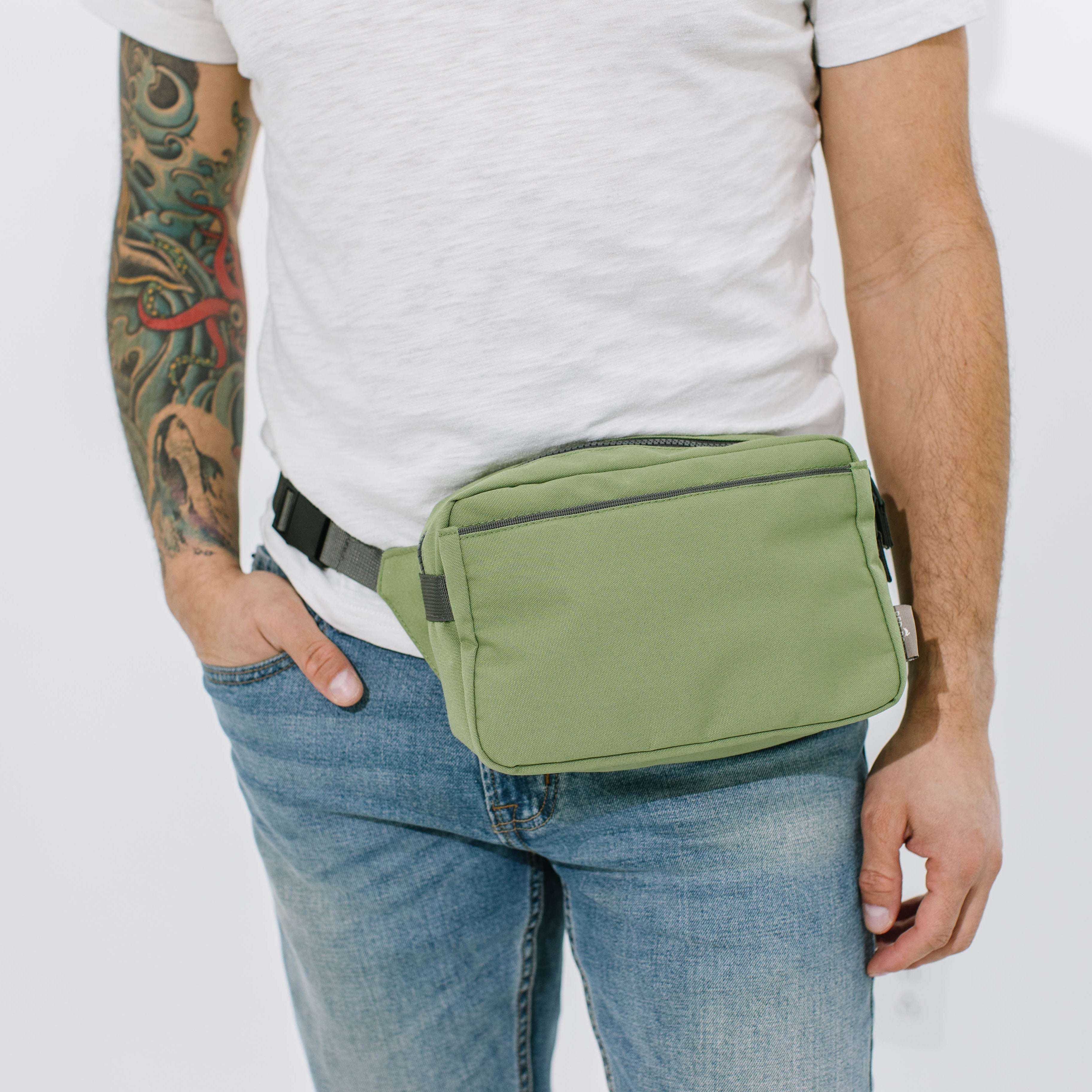 Red Rovr Joey Belt Bag - Moss