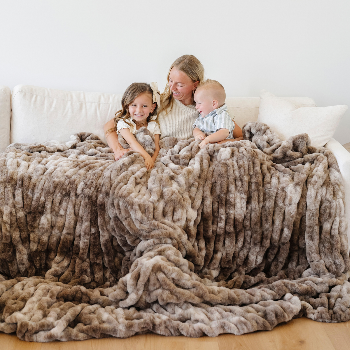 Double Ruched Faux Fur Xl Throw Blankets