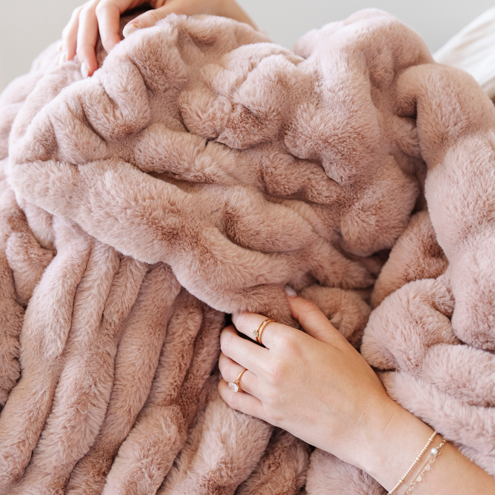 Double Ruched Faux Fur Xl Throw Blankets