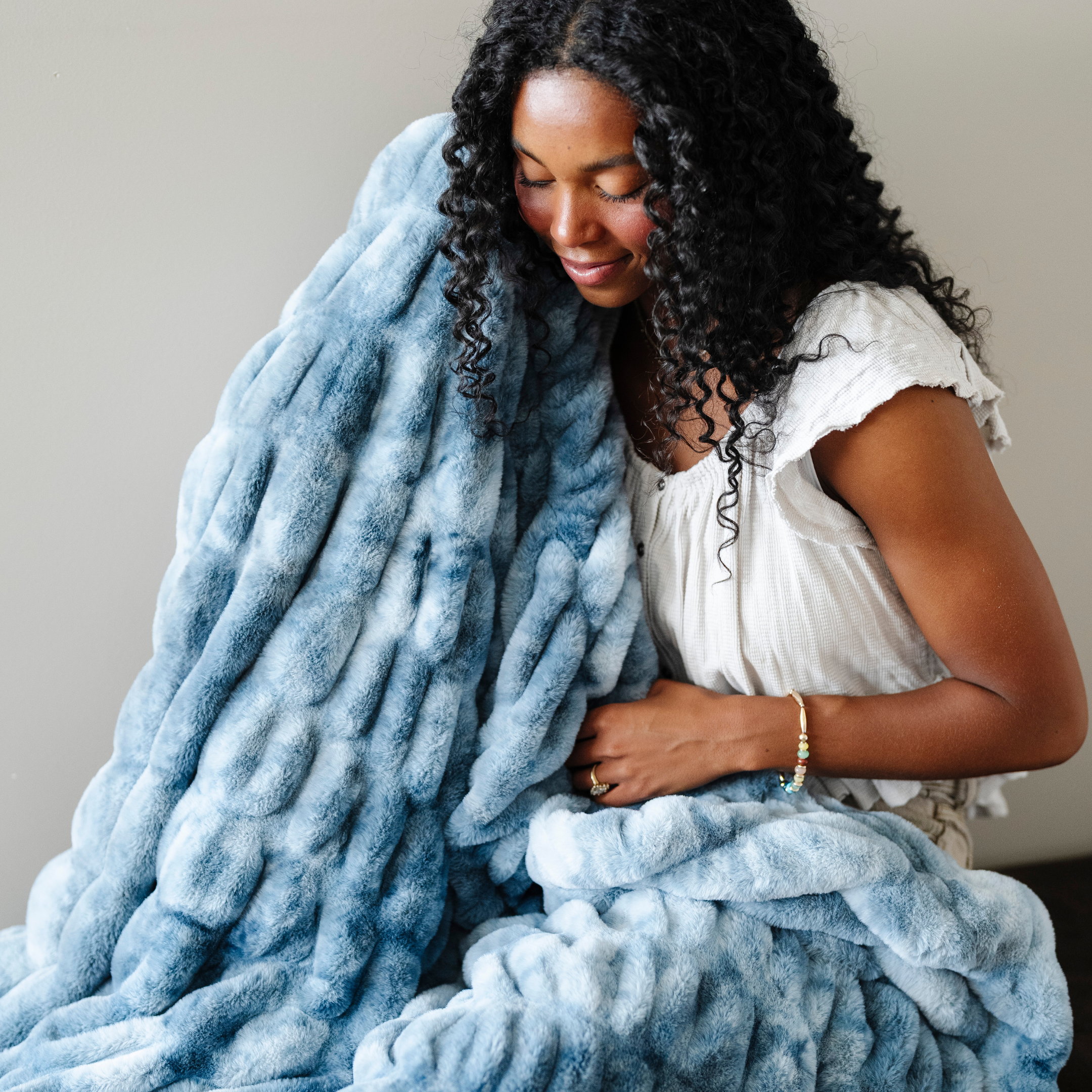 Double Ruched Faux Fur Xl Throw Blankets