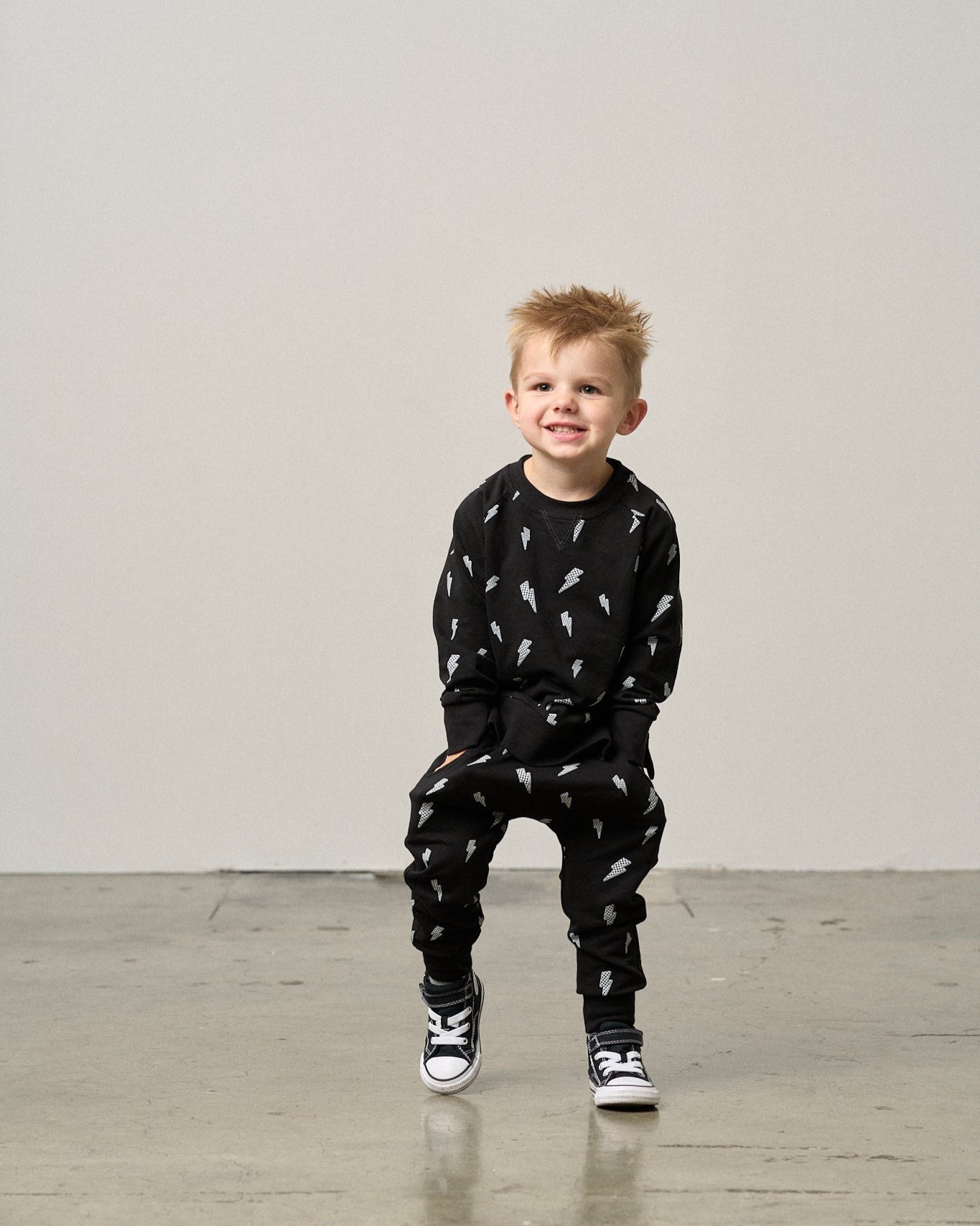 Lightning Bolt Pullover - Black