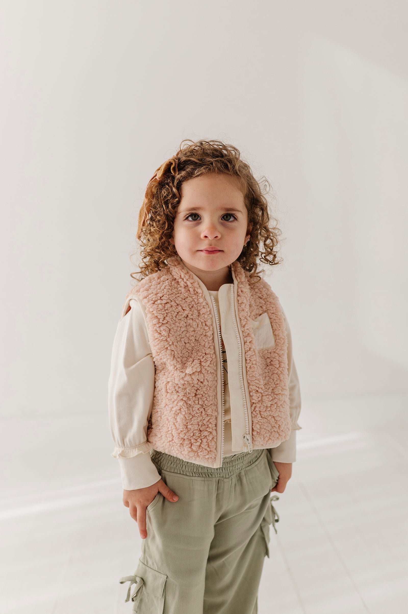 Girls Sherpa Zipper Vest In Soft Pink