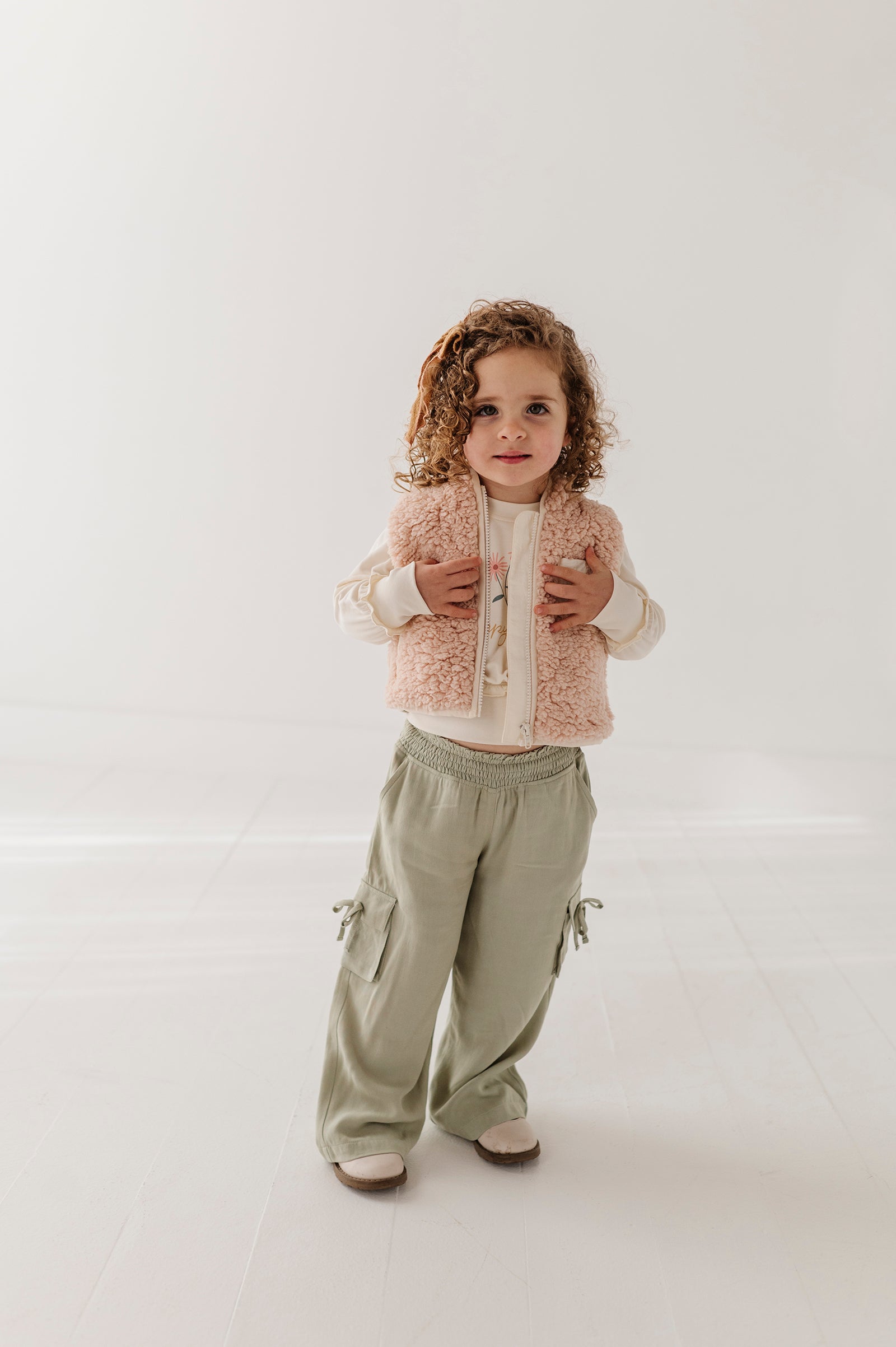 Girls Sherpa Zipper Vest In Soft Pink