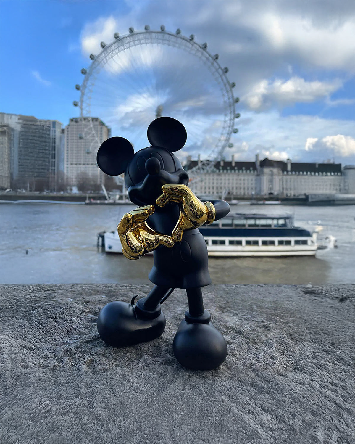 Mickey Mouse With Love Black & Gold 12in