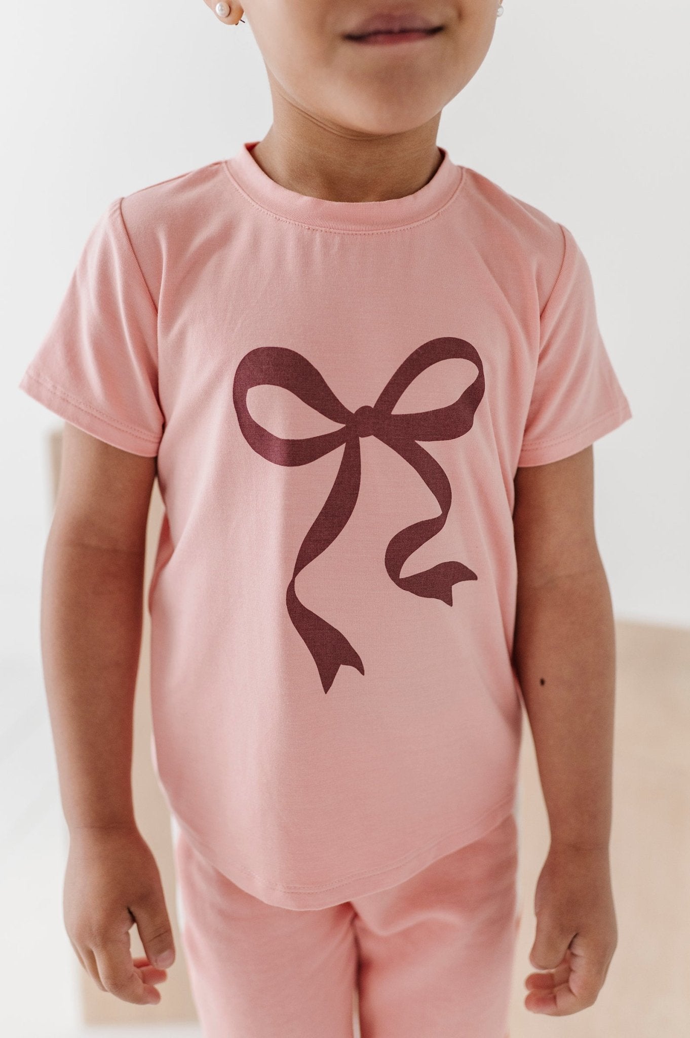 Girls Short Sleeve Tee In Bow In Rose Brown
