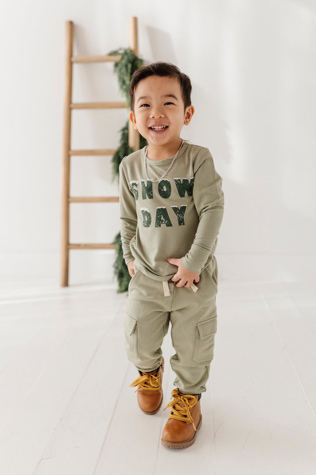 Boys Cargo Pants In Evergreen