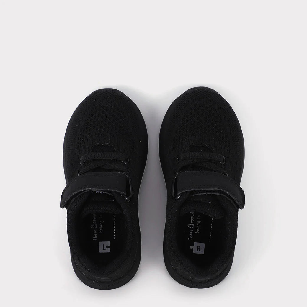 Wynn Unisex Hook & Loop Sneaker