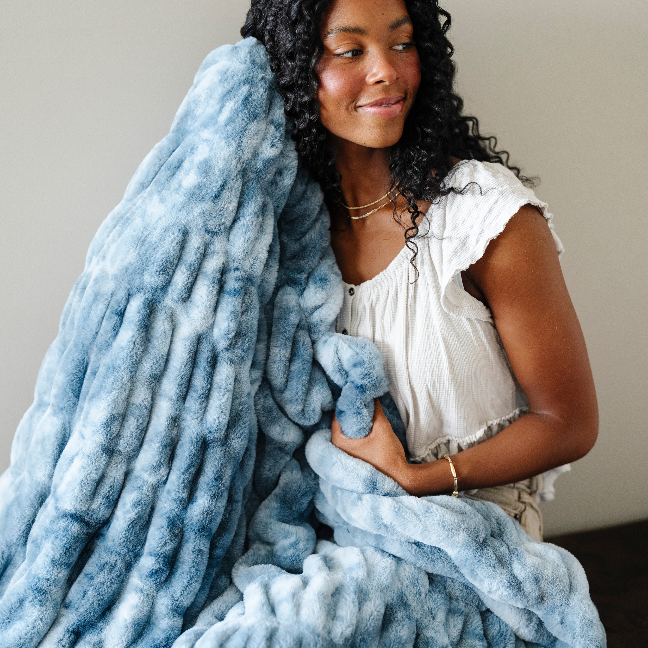 Double Ruched Faux Fur Throw Blankets