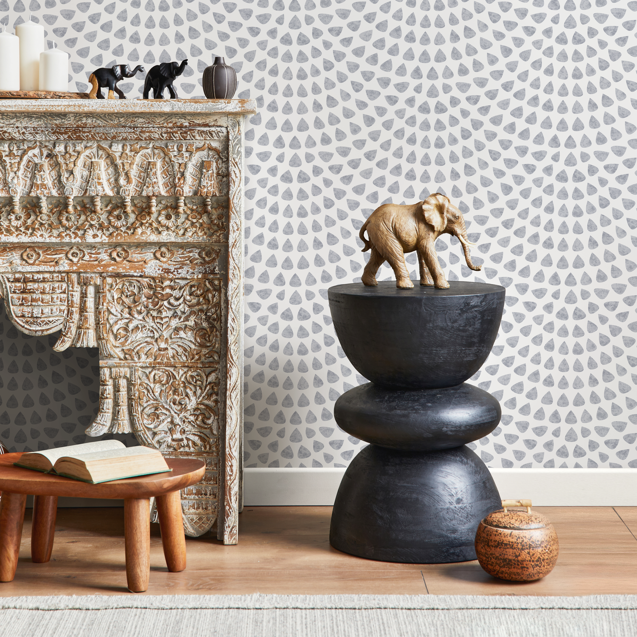 Abstract Wallpaper With A Scalloped Teardrop Motif In Gray - A064