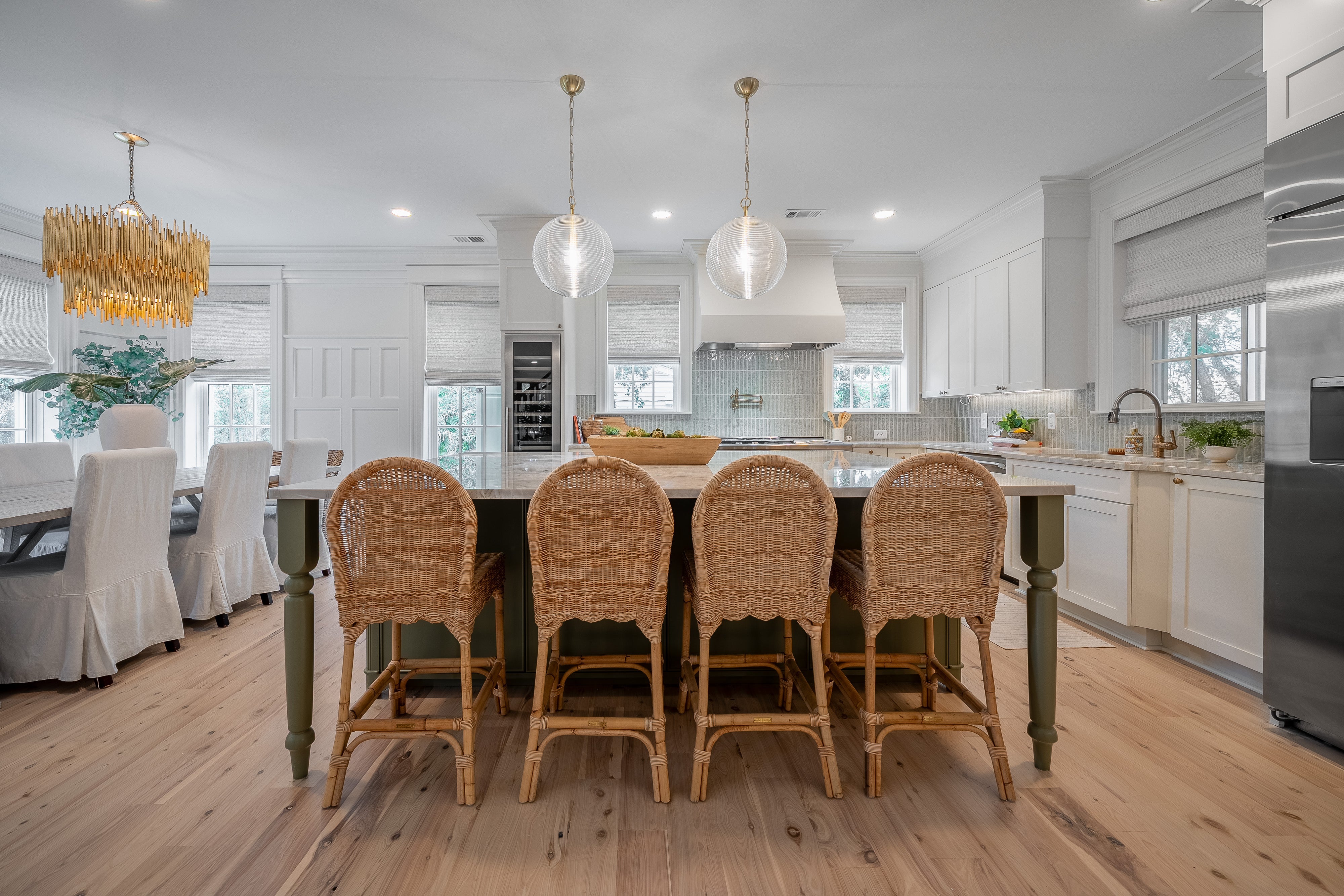 Dunlin Scalloped Counter Height Bar Stool