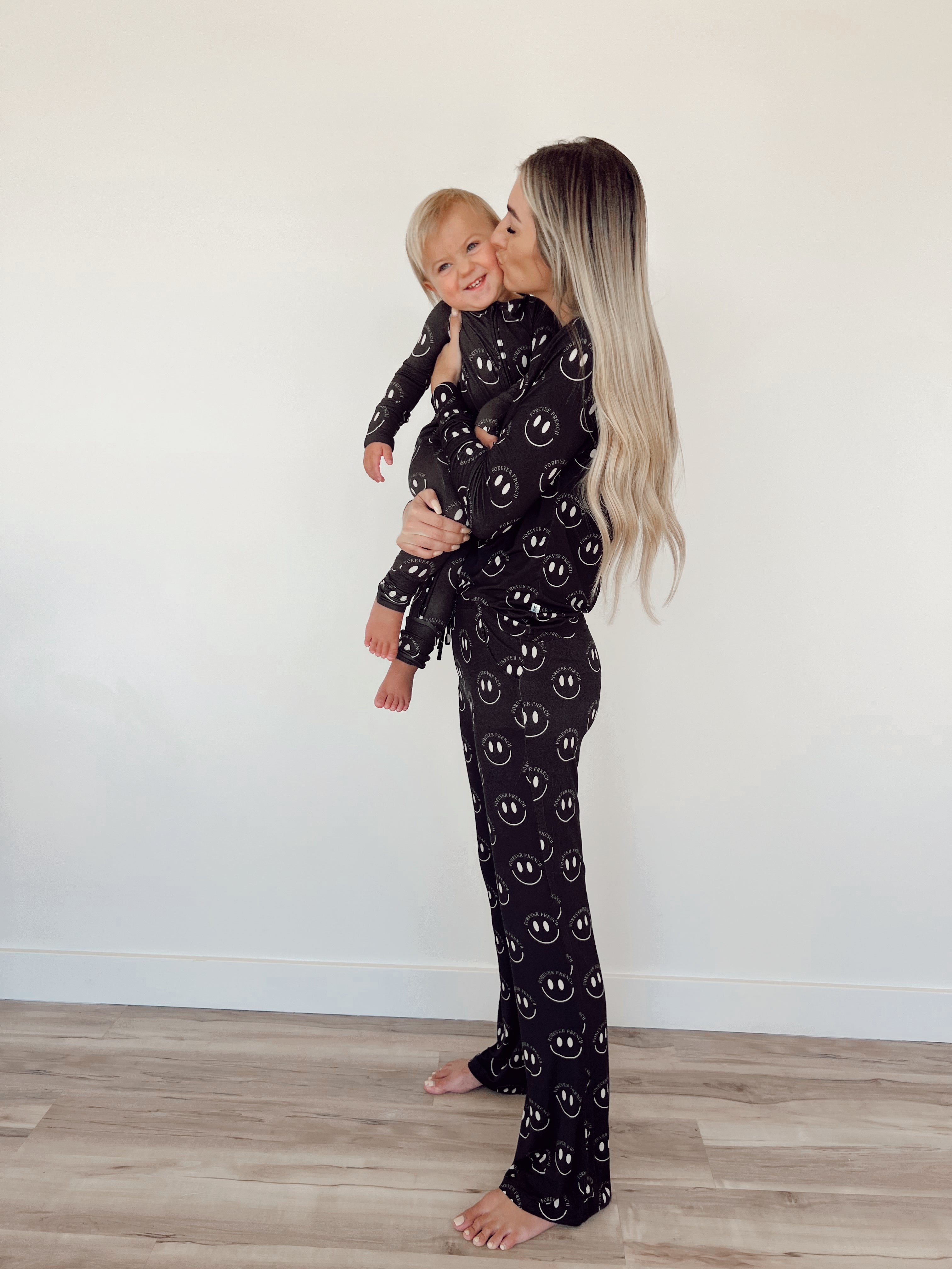 Women's Bamboo Pajama | Charcoal & White Ff Smile