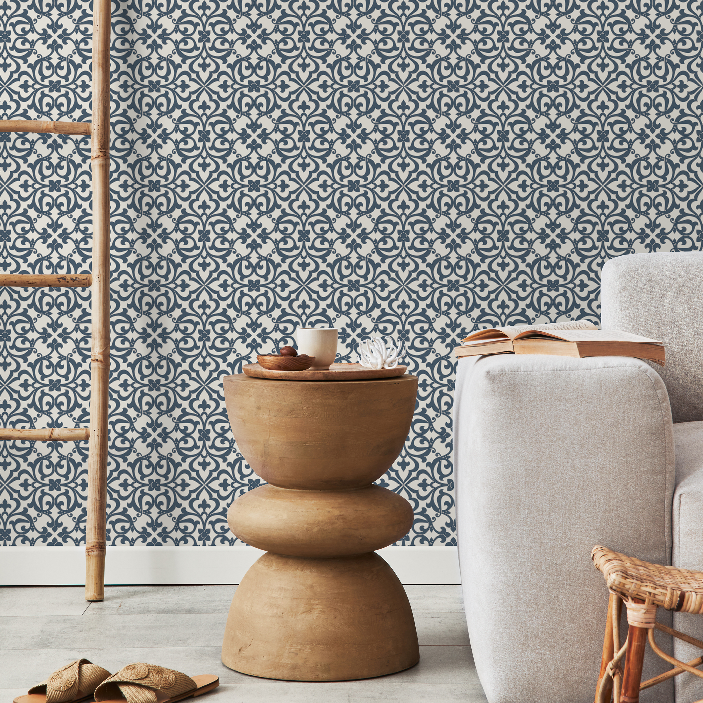 Vintage Wallpaper With An Intricate Damask Motif In Blue And Light Beige - A611