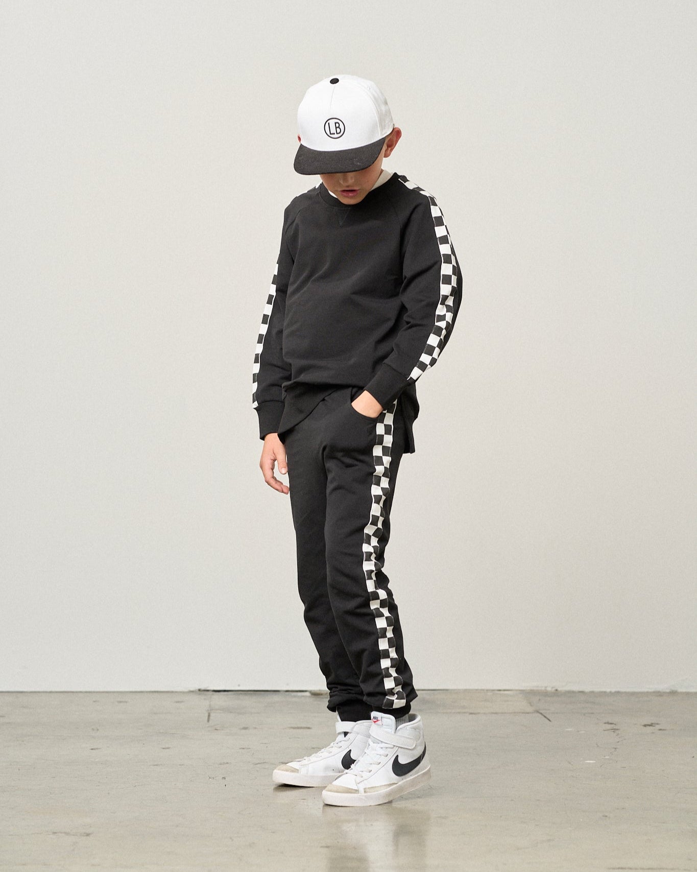 Side Checkered Pullover - Black