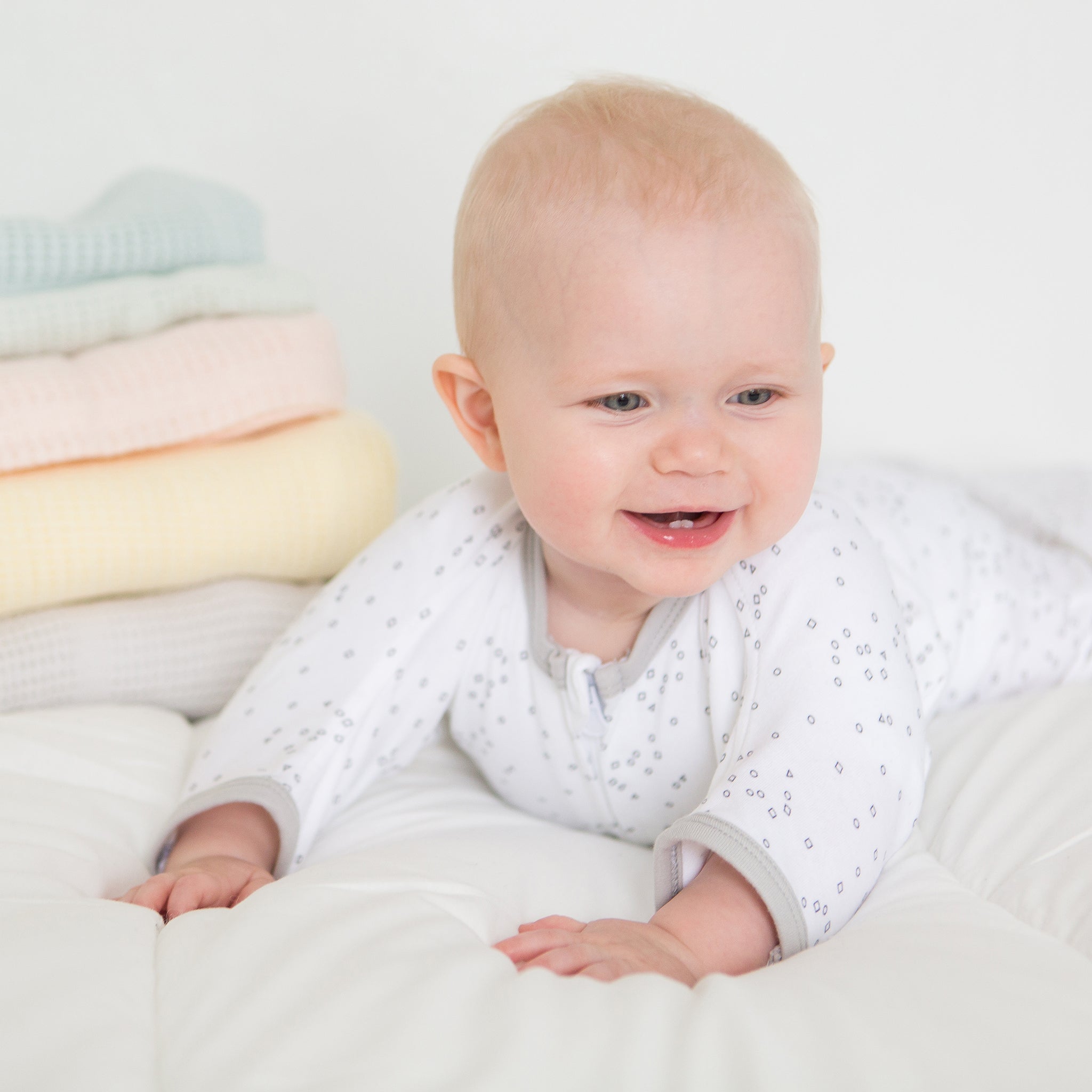 Amazing Baby - Cotton Cellular Blanket, Soft Yellow