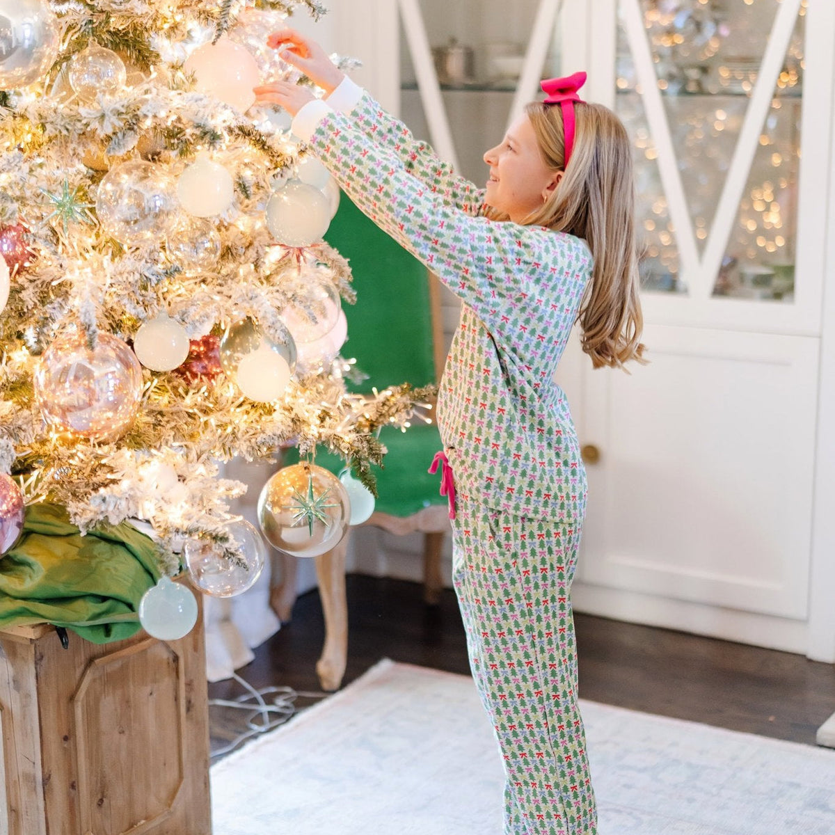 Edie Girls' Sweatshirt Pant Set - Tree Topper Bows