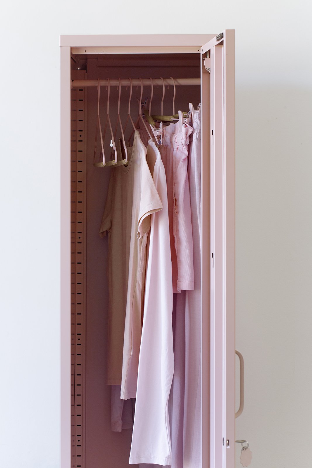 Adult Clip Hangers In Blush