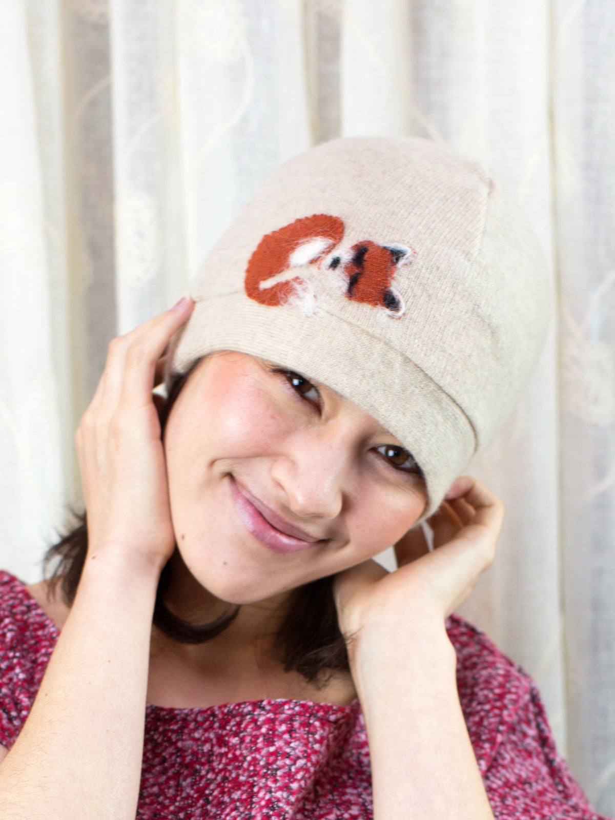 Sleeping Fox Cashmere Hat - Adult/big Kid
