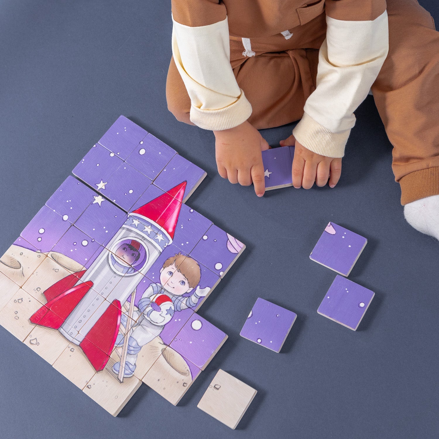 Magic Magnetic Wooden Puzzle With Cotton Bag - Astronaut In Space | Made In The Canada | Printed With Non-toxic Ink In The Usa 🇺🇸