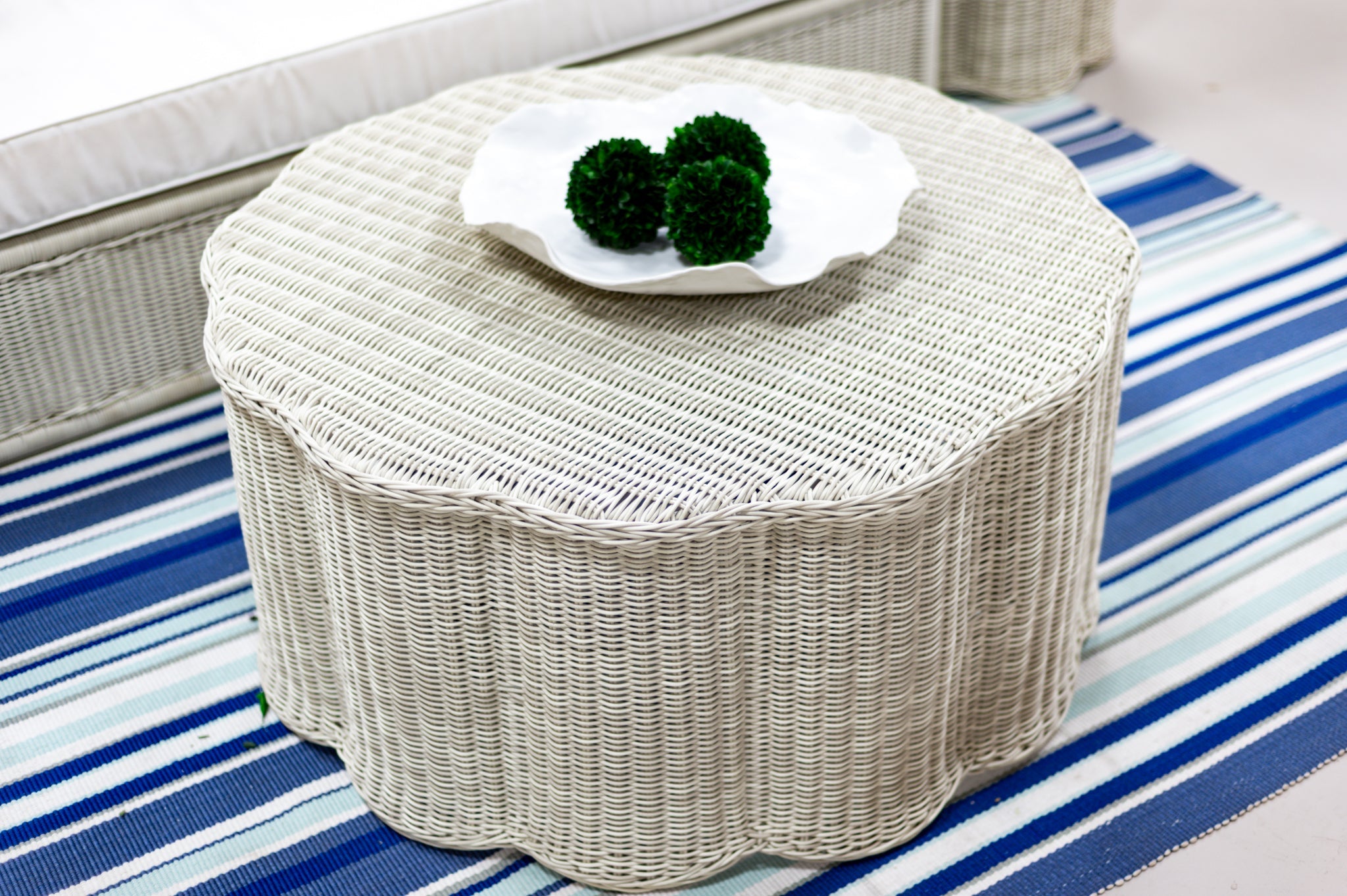 Kiira Outdoor Scalloped Coffee Table - Driftwood