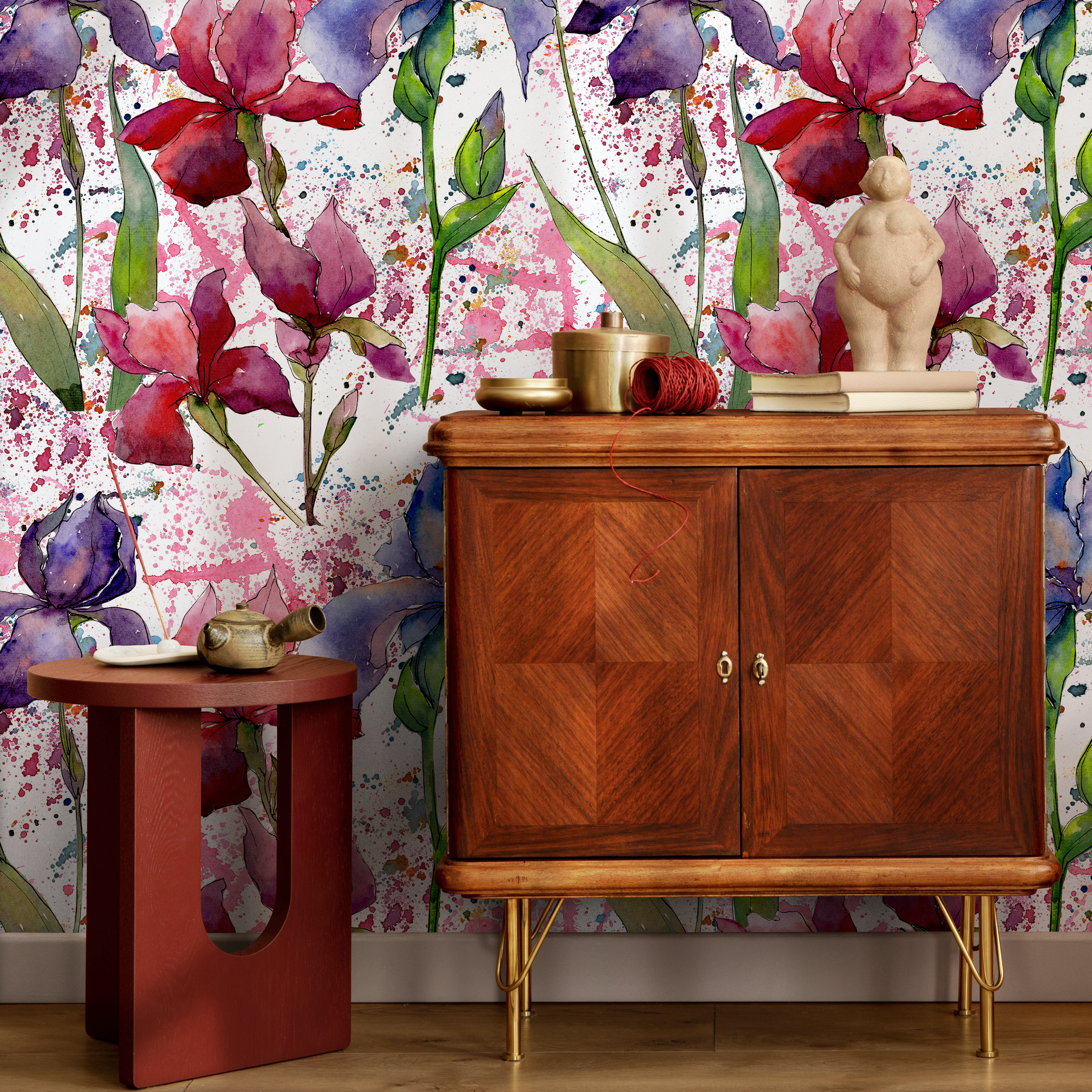 Floral Wallpaper With A Watercolor Iris Motif In Purple, Pink, And Red - B053