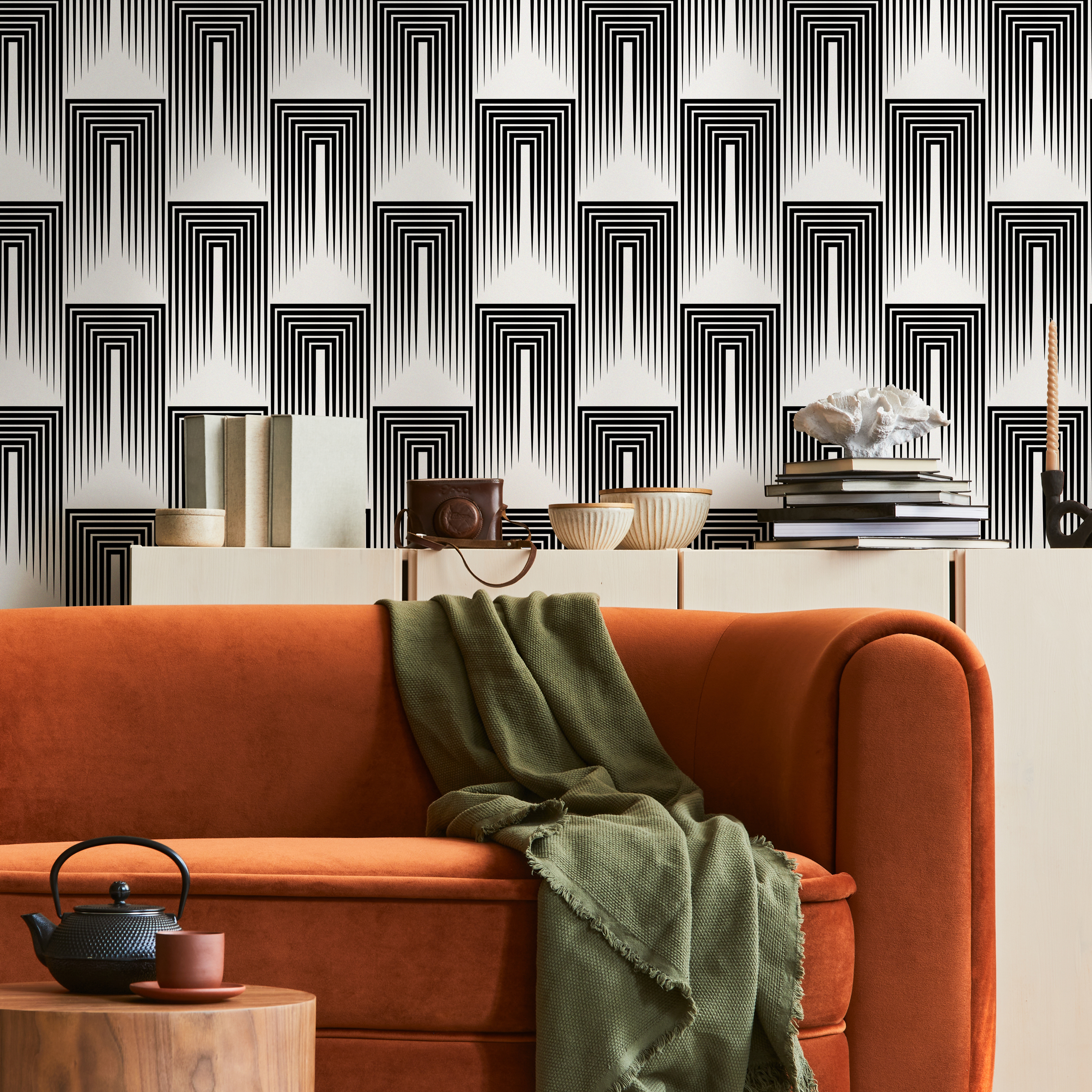 Art Deco Wallpaper With A Linear Arch Motif In Black And White - B079
