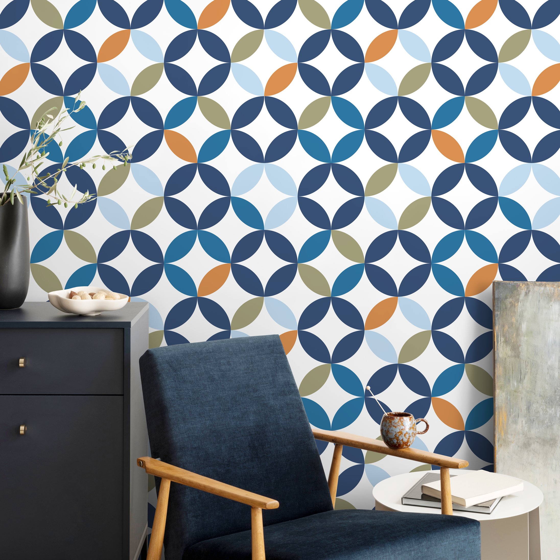 Geometric Wallpaper With An Interlocking Circle Motif In Blue, Green, And Orange - B085