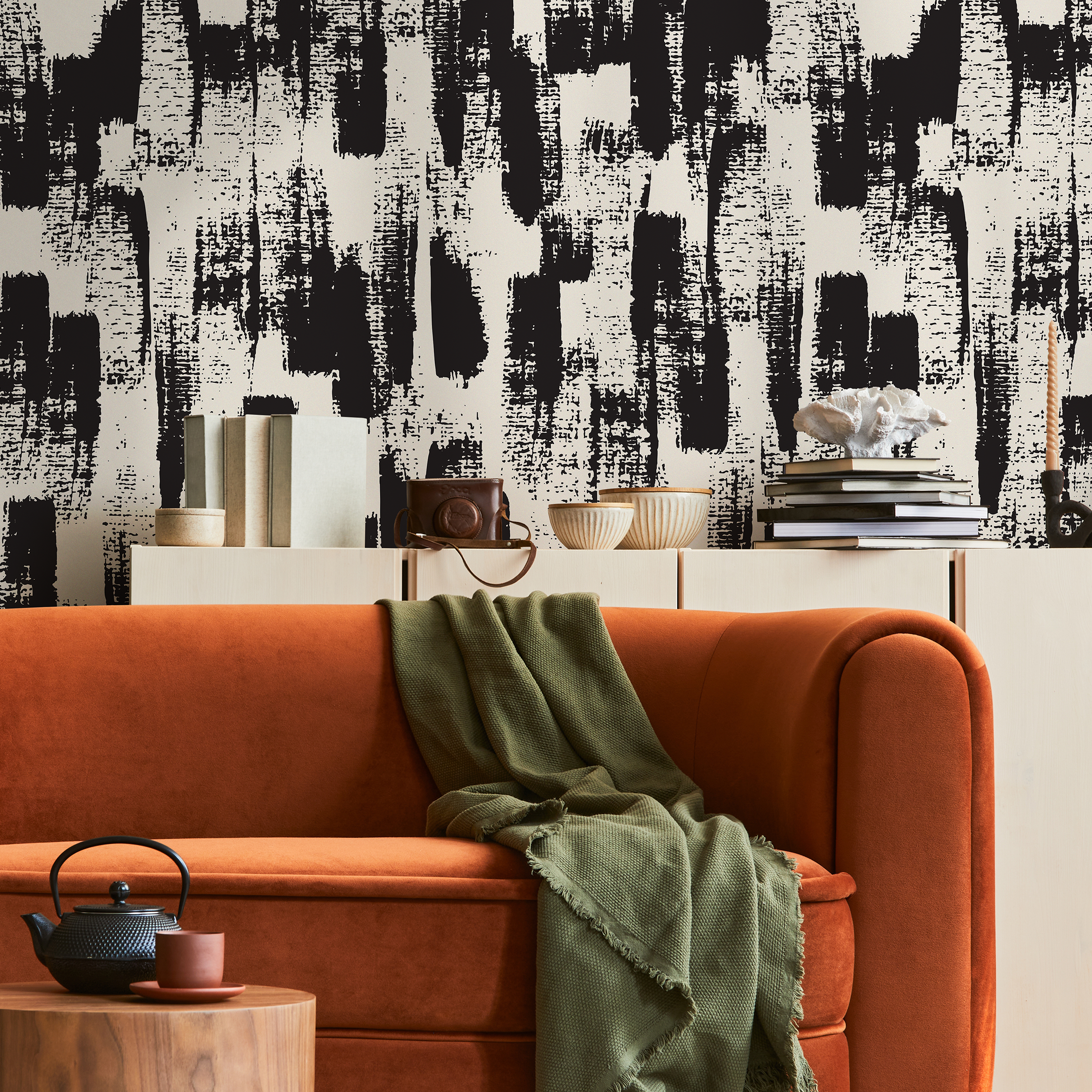 Abstract Wallpaper With Bold Brush Strokes In Black And Cream - B086