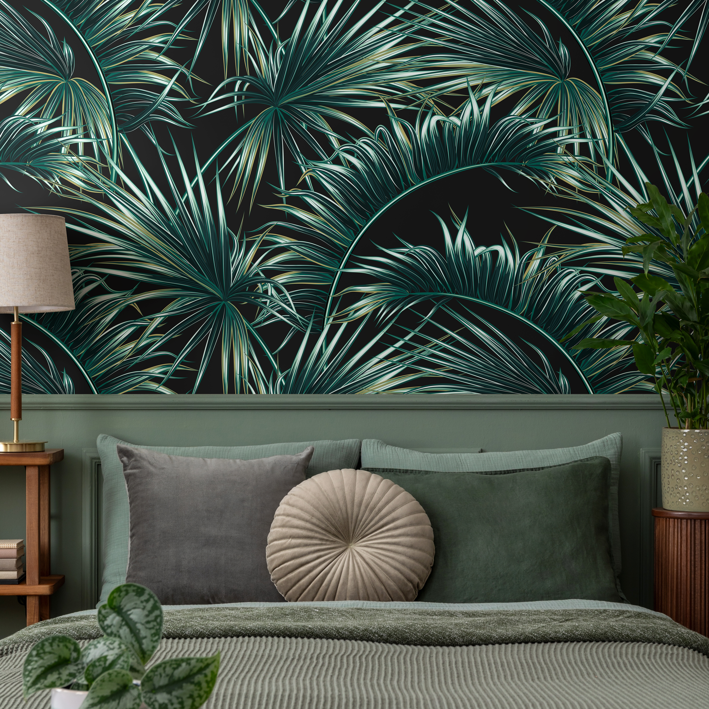 Botanical Wallpaper With Lush Palm Fronds In Green And Black - B122