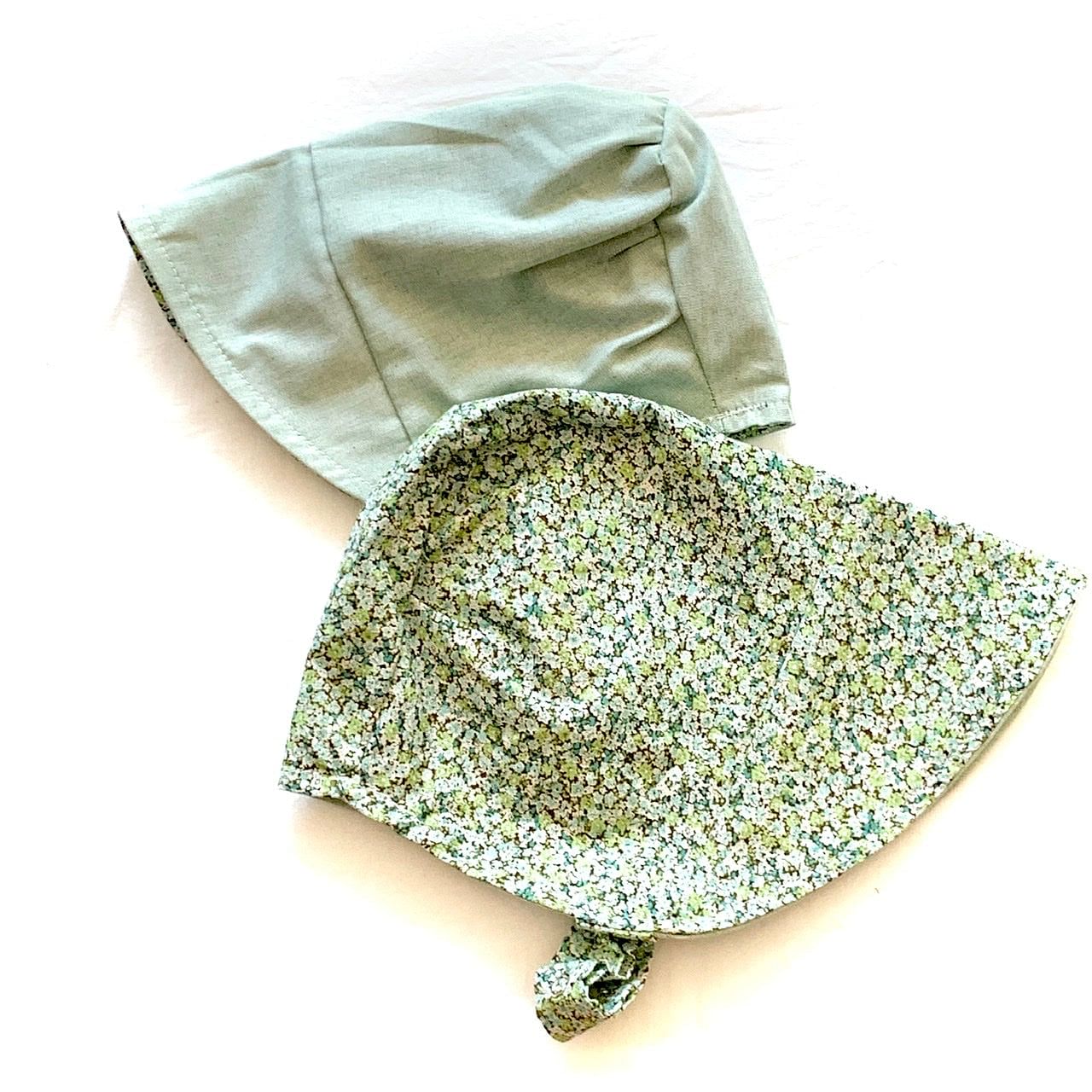 Bonnet In Emerald Roses