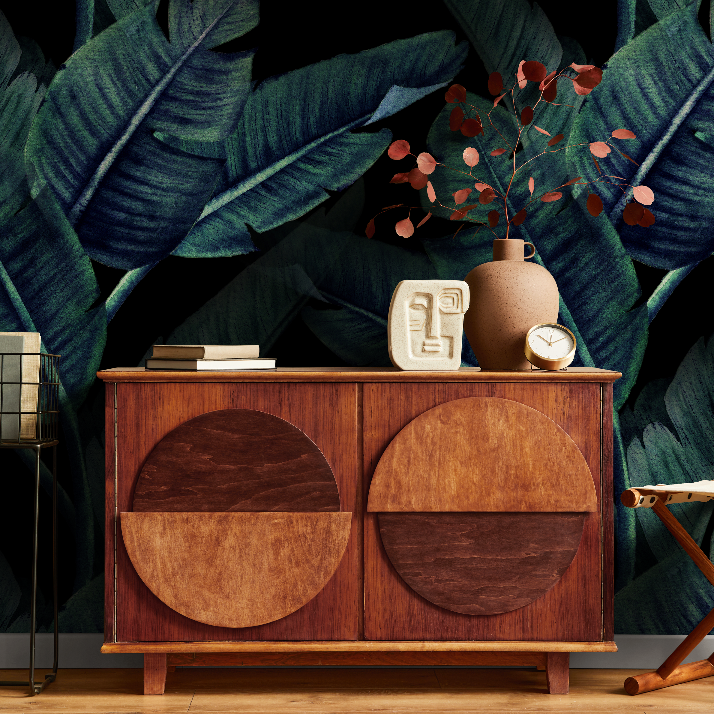 Botanical Wallpaper Featuring Large Banana Leaves In Green And Black - B217